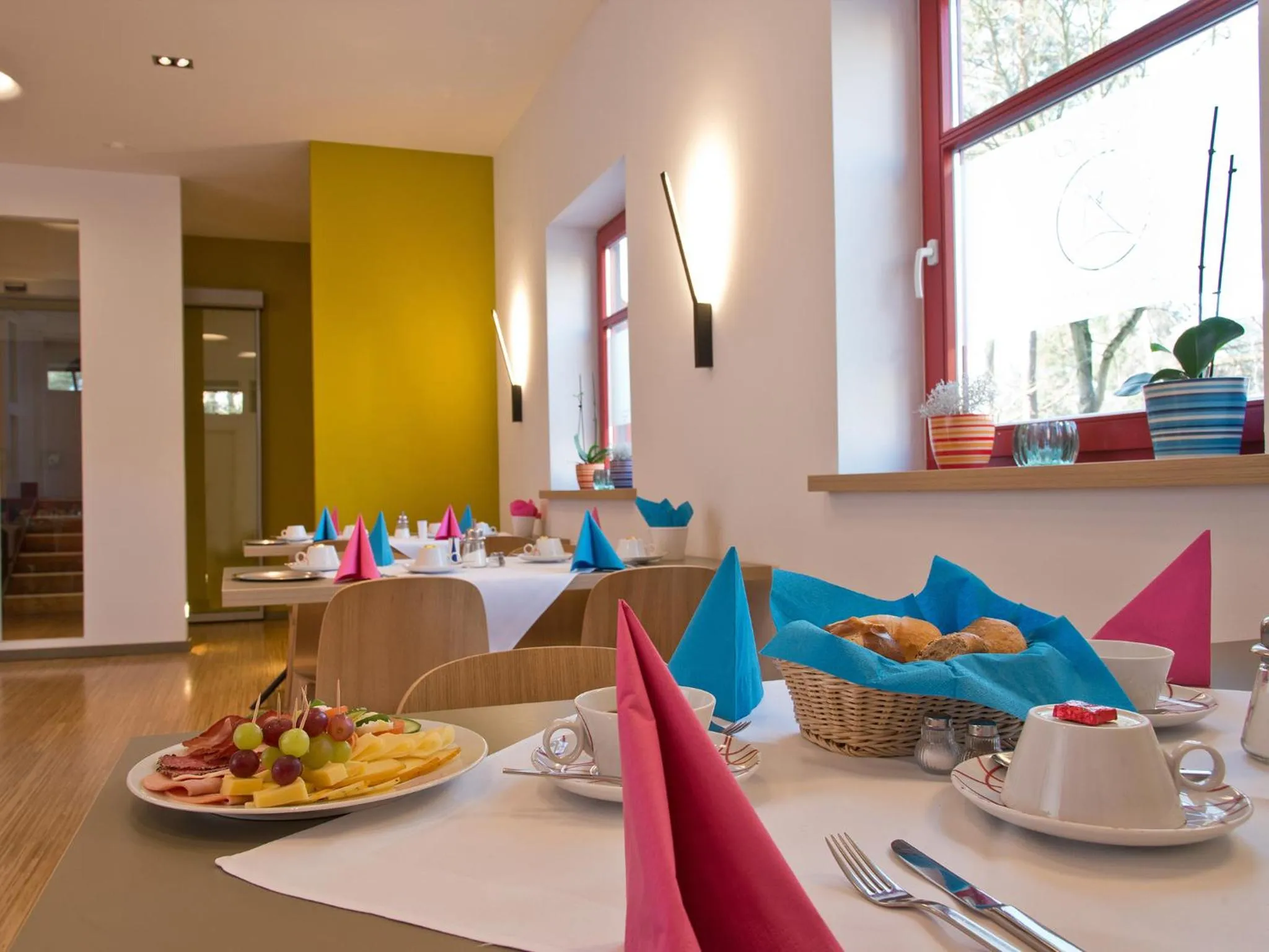Restaurant/places to eat in Avenon Privat-Hotel Am Steinberg