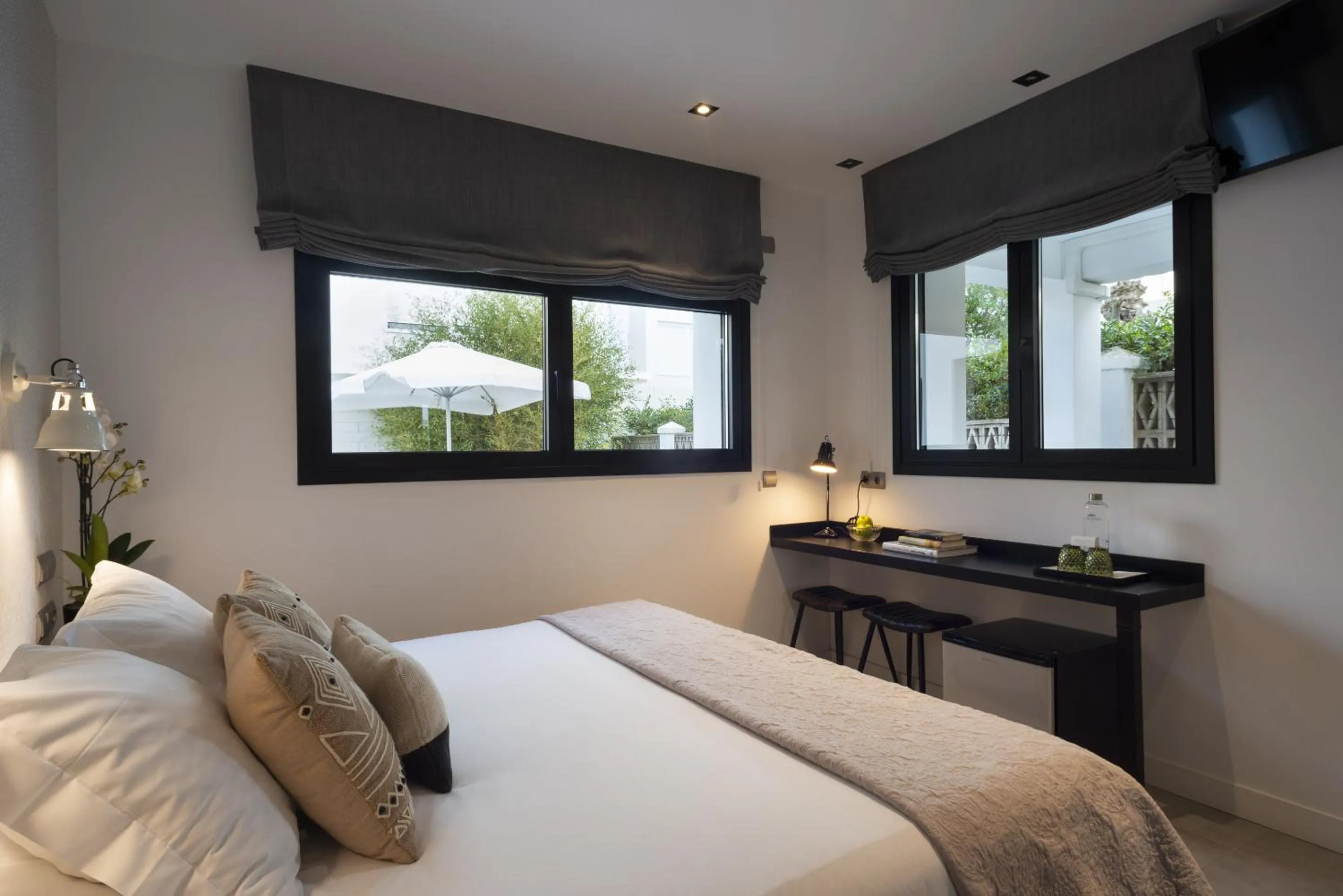 Bedroom, Bed in La Playa Suites Suances