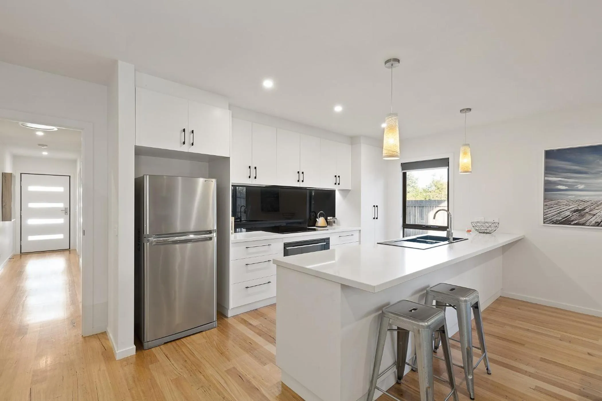 Dining area in TORQUAY Relax and Unwind Beach 300m Table Tennis