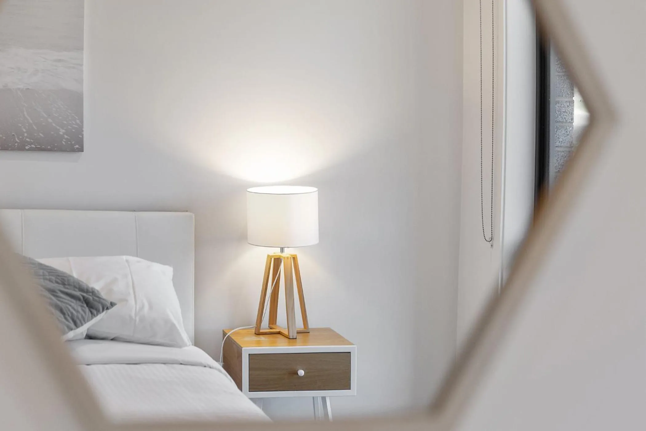 Bedroom, Bed in TORQUAY Relax and Unwind Beach 300m Table Tennis