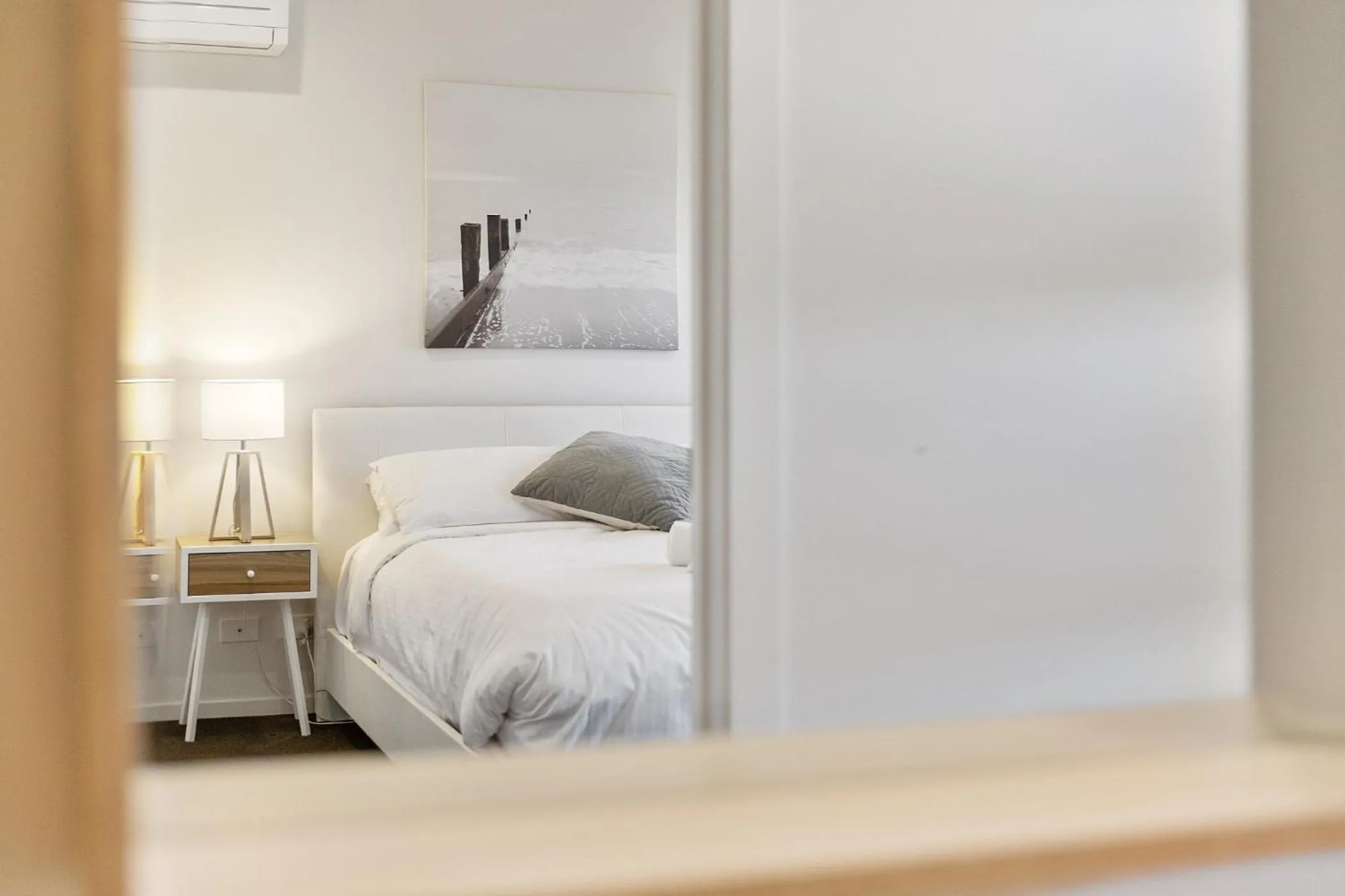 Bedroom, Bed in TORQUAY Relax and Unwind Beach 300m Table Tennis