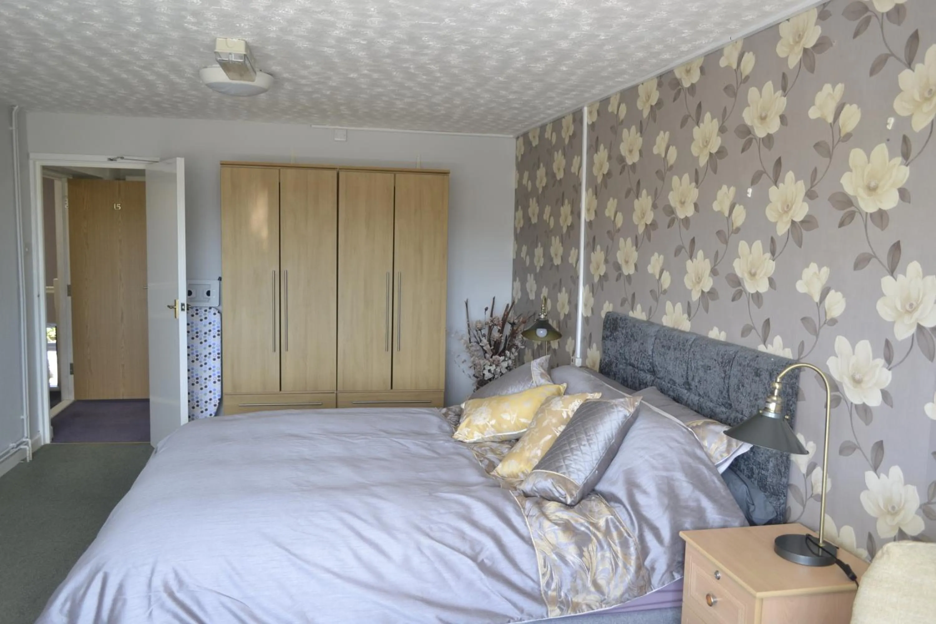 Bedroom, Bed in The Lawns Tea Room and B&B