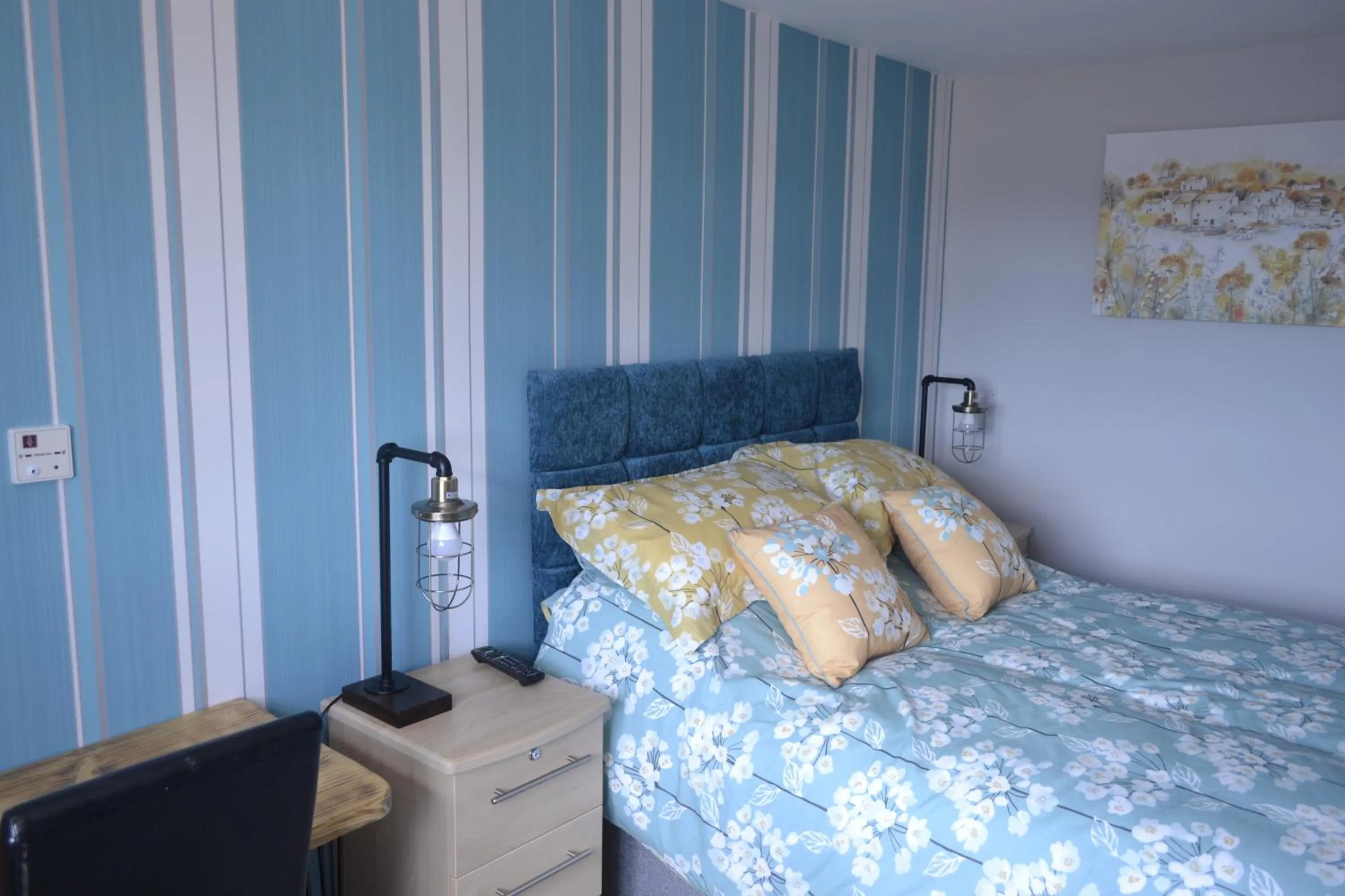 Bedroom, Bed in The Lawns Tea Room and B&B