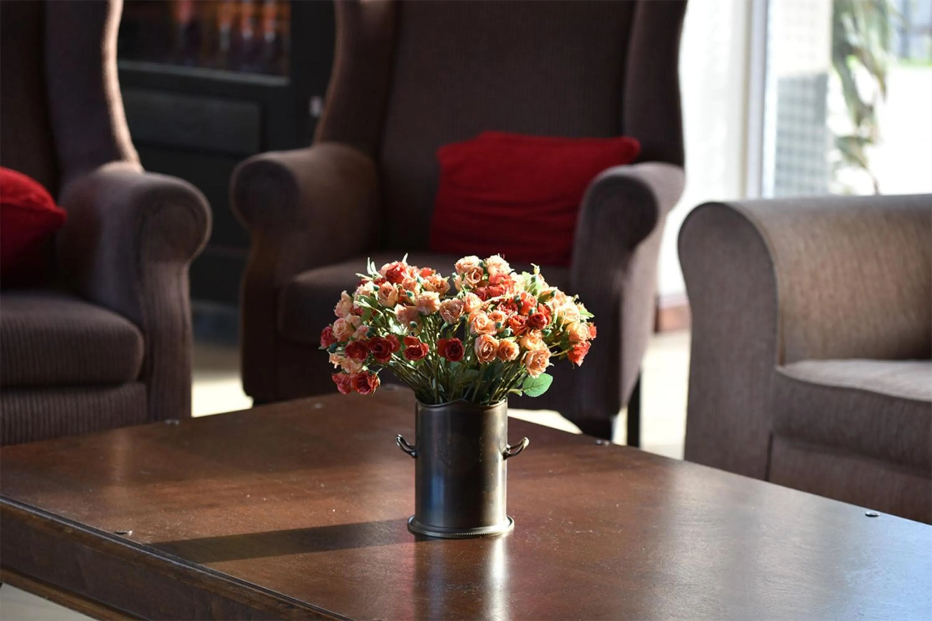 Communal lounge/ TV room in Regal Inn PMBurg