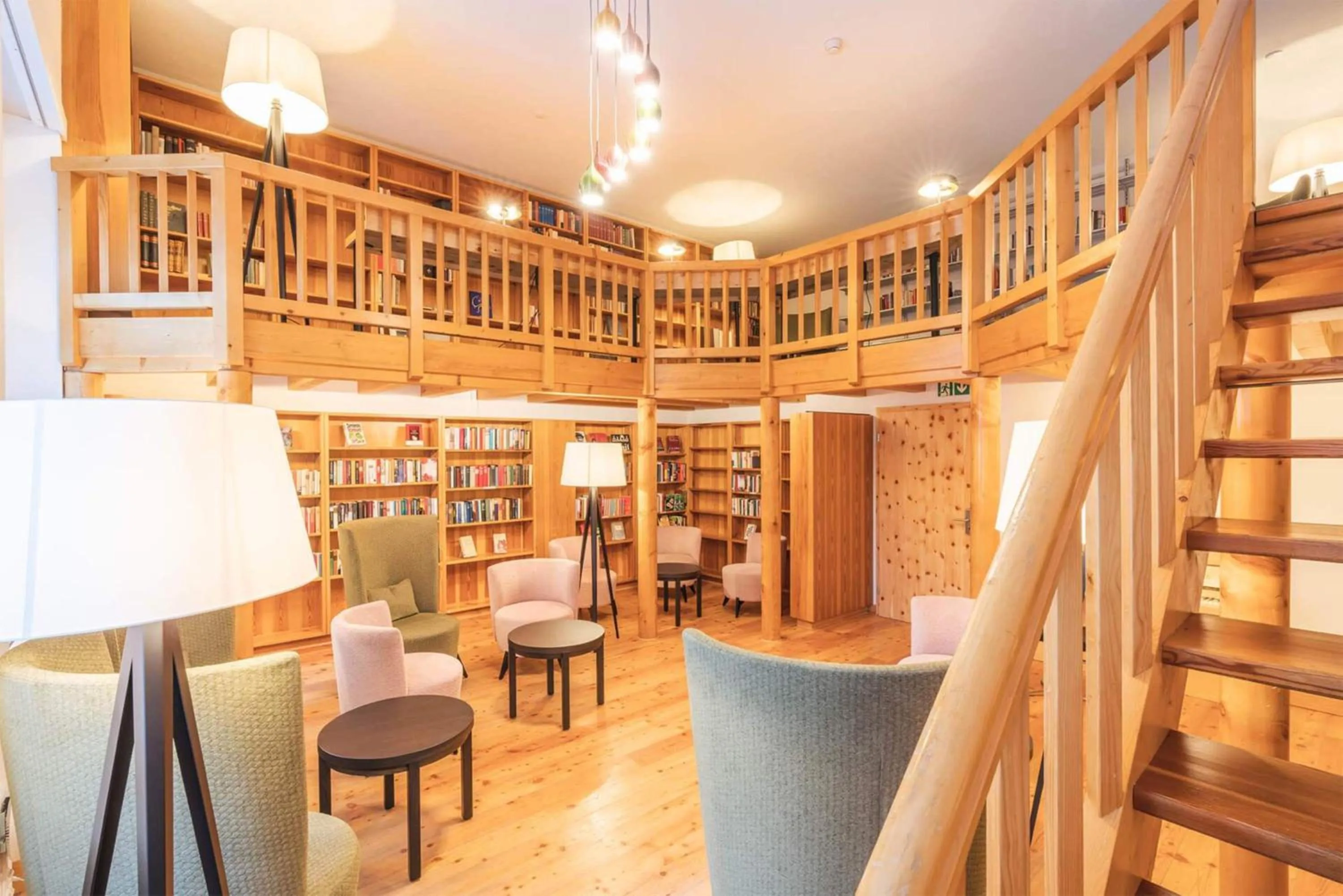 Library in Hotel Laudinella
