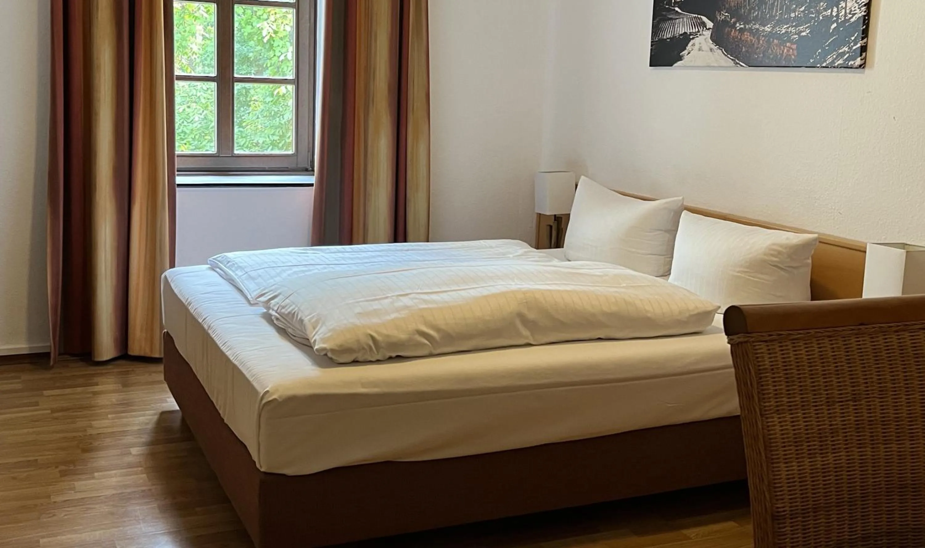 Bed in Hotel und Weingut Karlsmühle