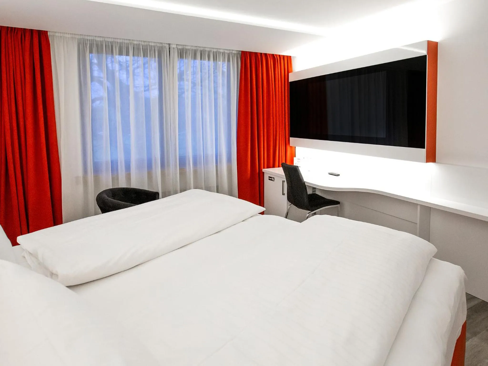Photo of the whole room, Bed in DORMERO Hotel Düsseldorf