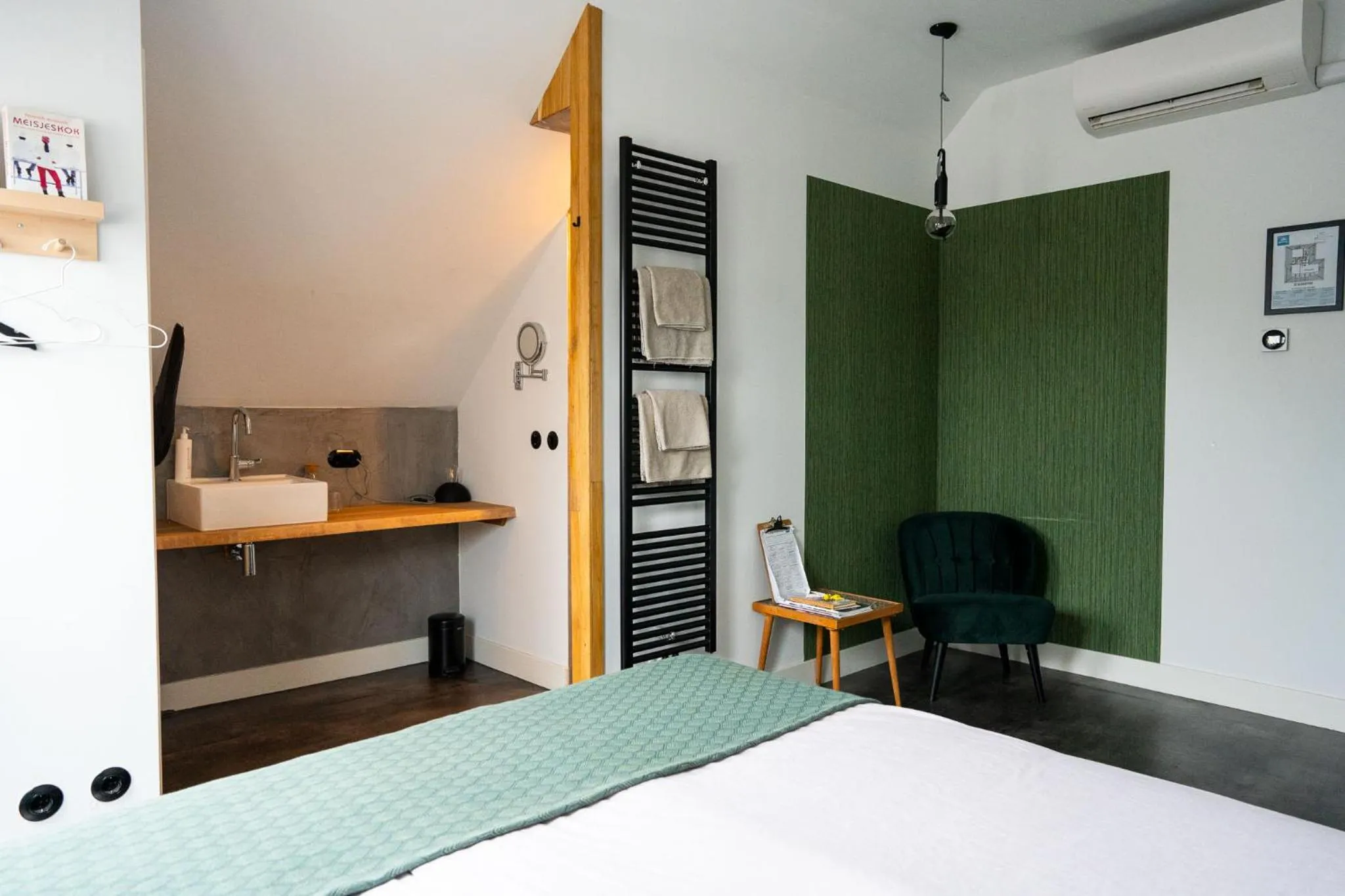 Bathroom, Bed in Boetiekhotel Villa Wanrooy