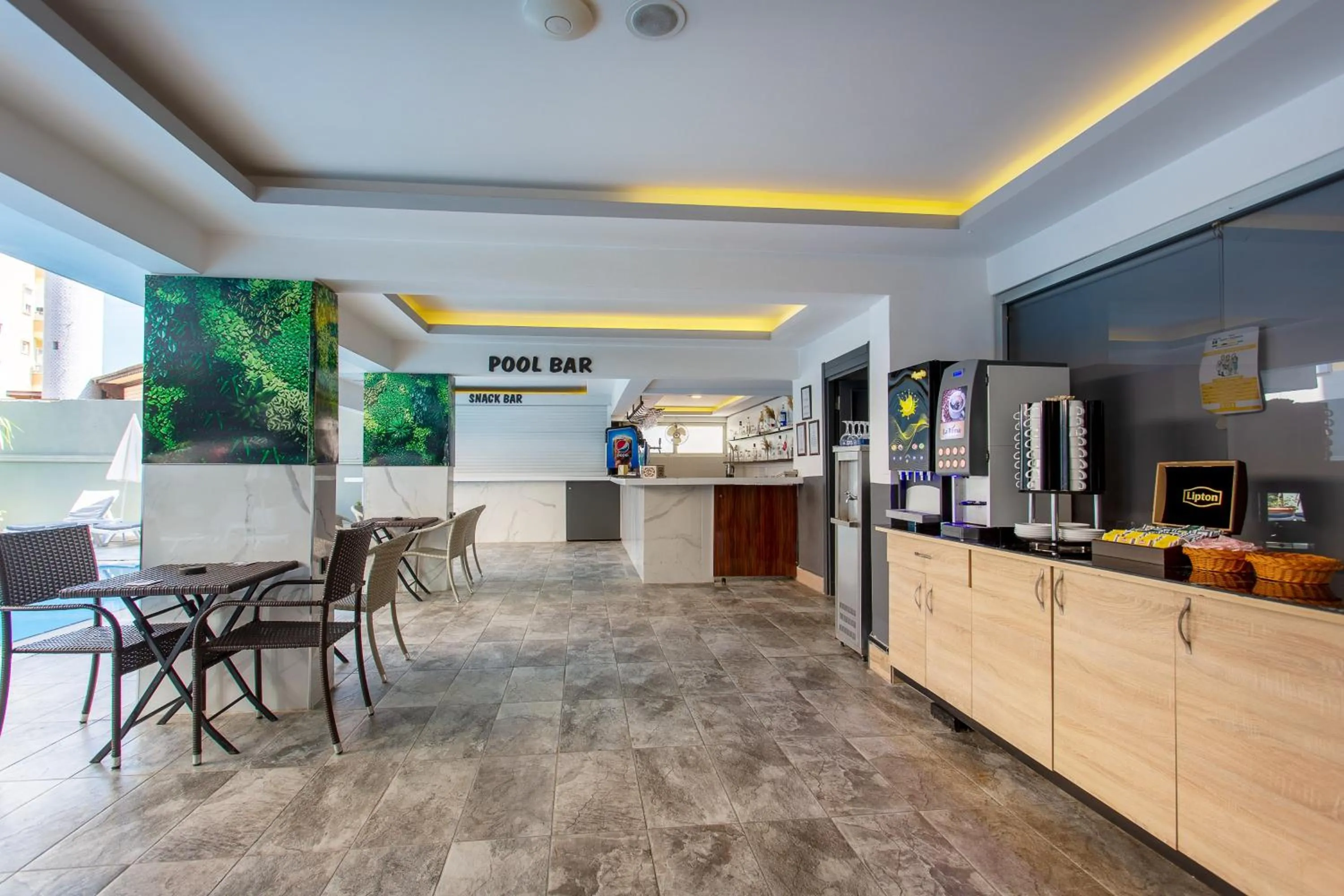 Restaurant/places to eat in Aslan Sand & City Hotel