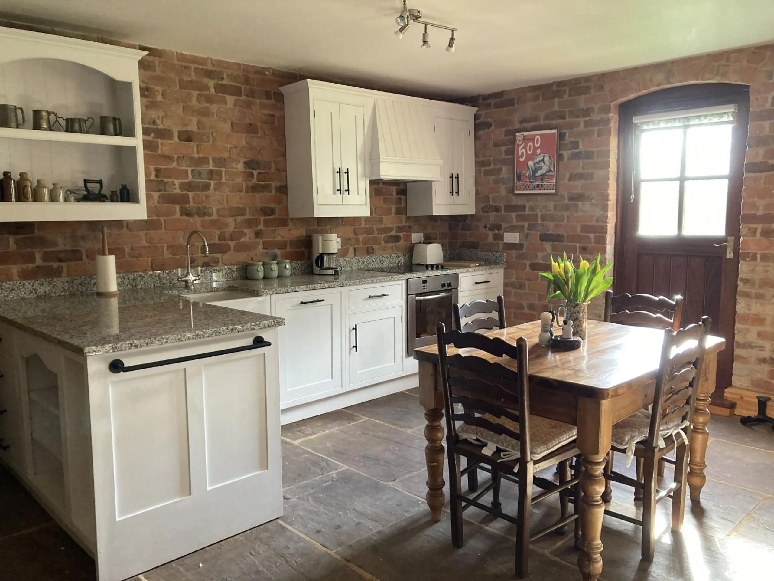 Kitchen or kitchenette in The Motor House
