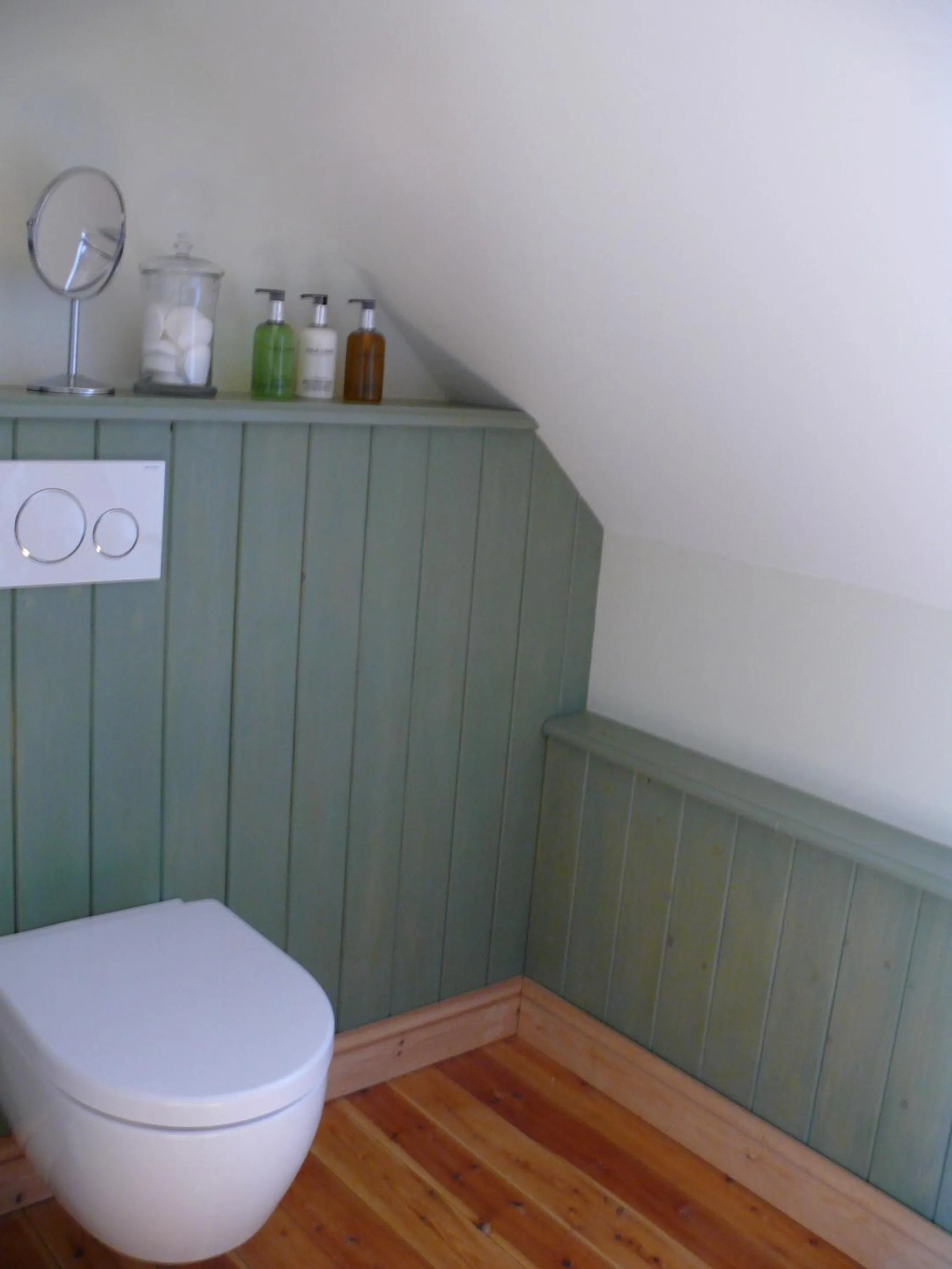 Bathroom in The Motor House