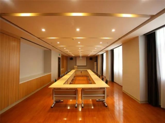 Jinjiang Inn Select Wuxi Nanchang Street Huaqing Bridge Metro Station