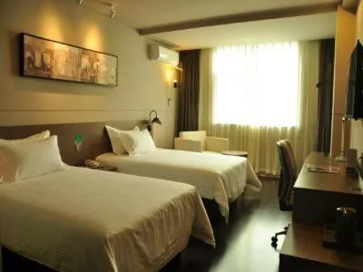 Bed in Jinjiang Inn Select Xuzhou High-speed Railway Huaihai Huanqiugang Branch