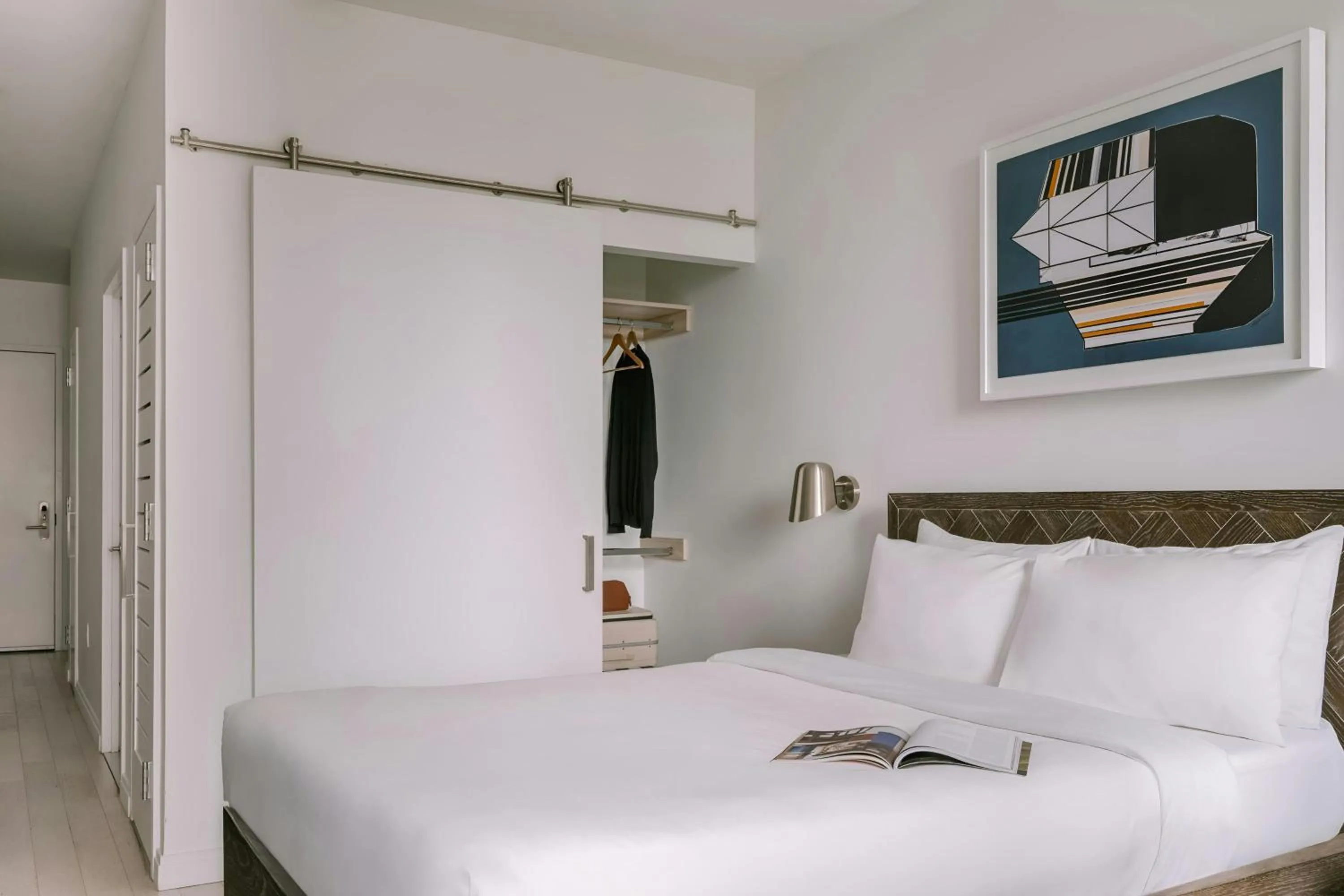 Bedroom, Bed in Sonder by Marriott Bonvoy Battery Park Apartments Financial District