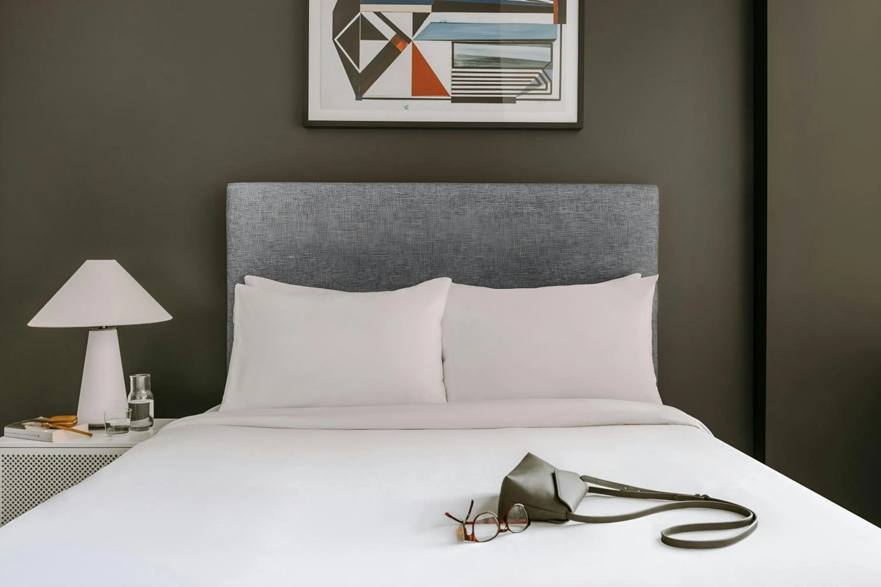 Bedroom, Bed in Sonder by Marriott Bonvoy Battery Park Apartments Financial District