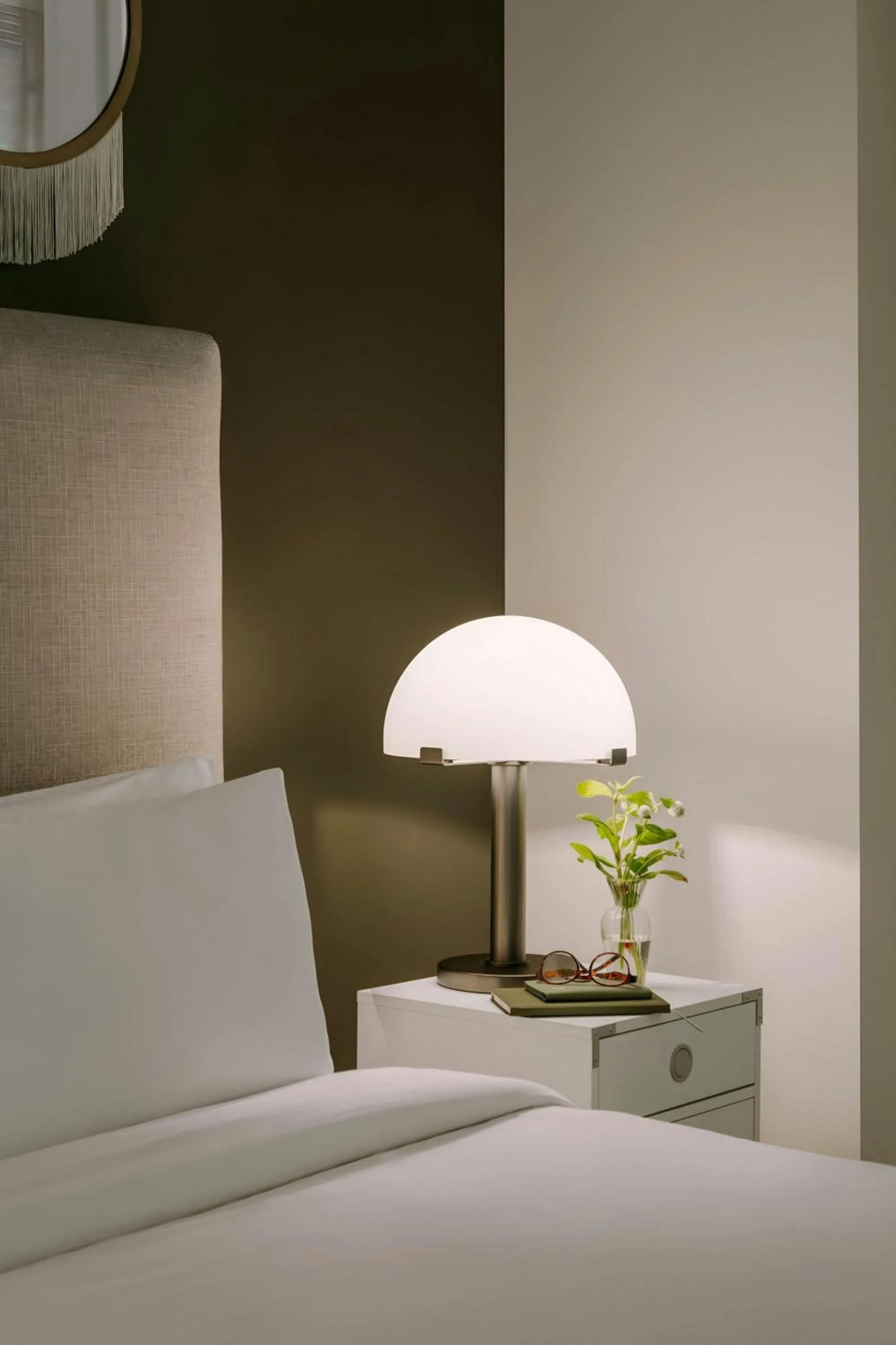 Bedroom, Bed in Sonder by Marriott Bonvoy Battery Park Apartments Financial District