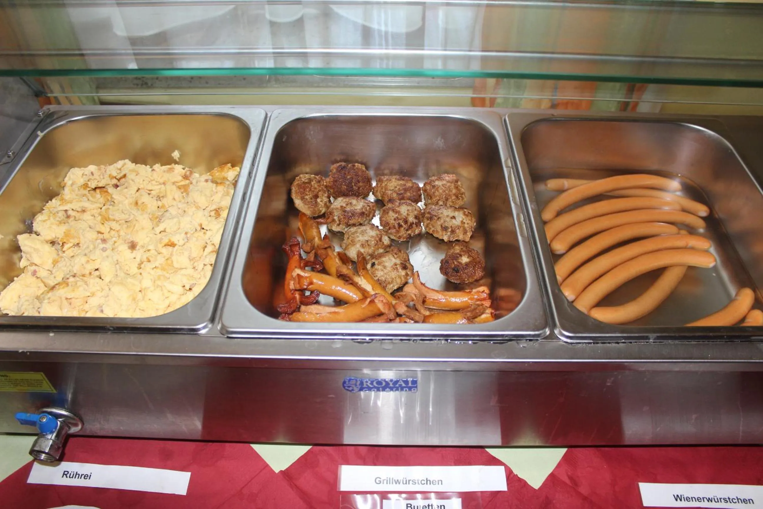 Buffet breakfast in Hotel Riedel