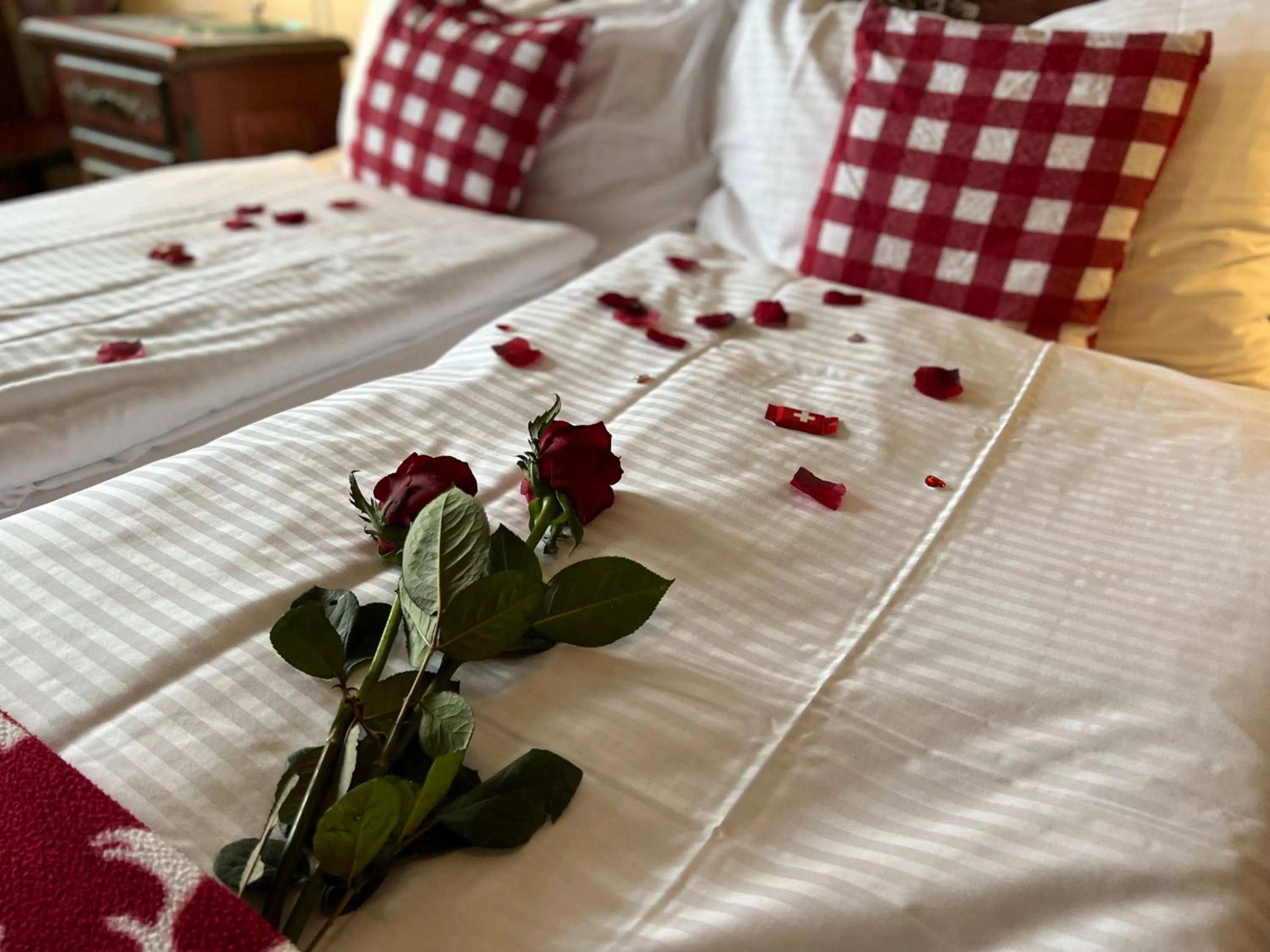 wedding, Bed in Hotel Fassbind Beausite