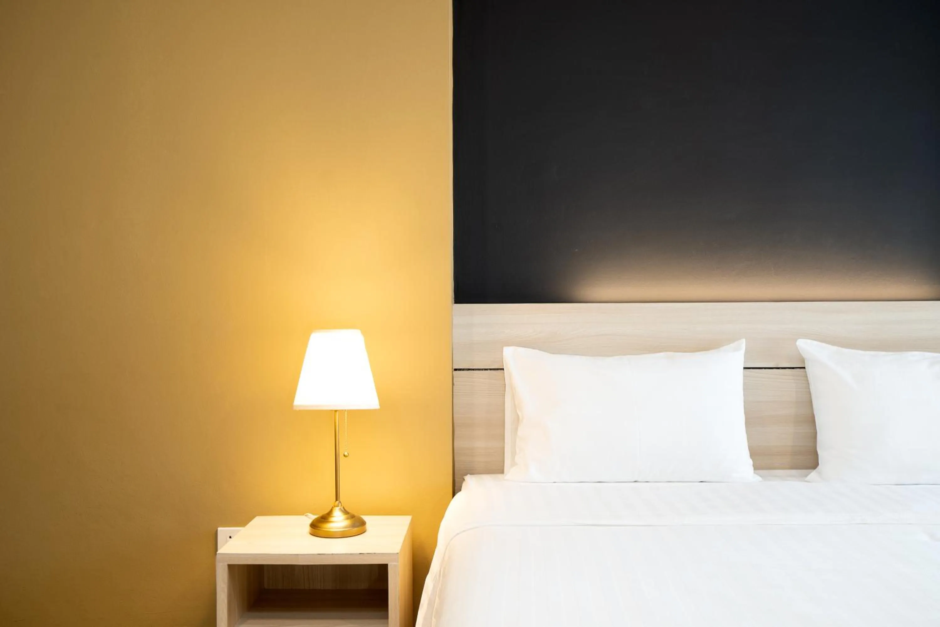 Bedroom, Bed in Amanah Bangkok Hotel