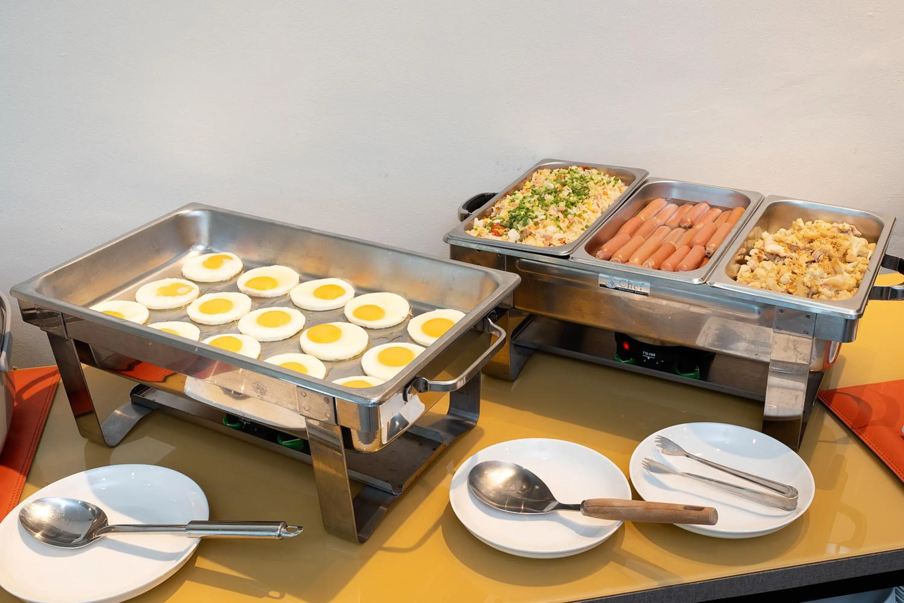 Food and drinks in Amanah Bangkok Hotel