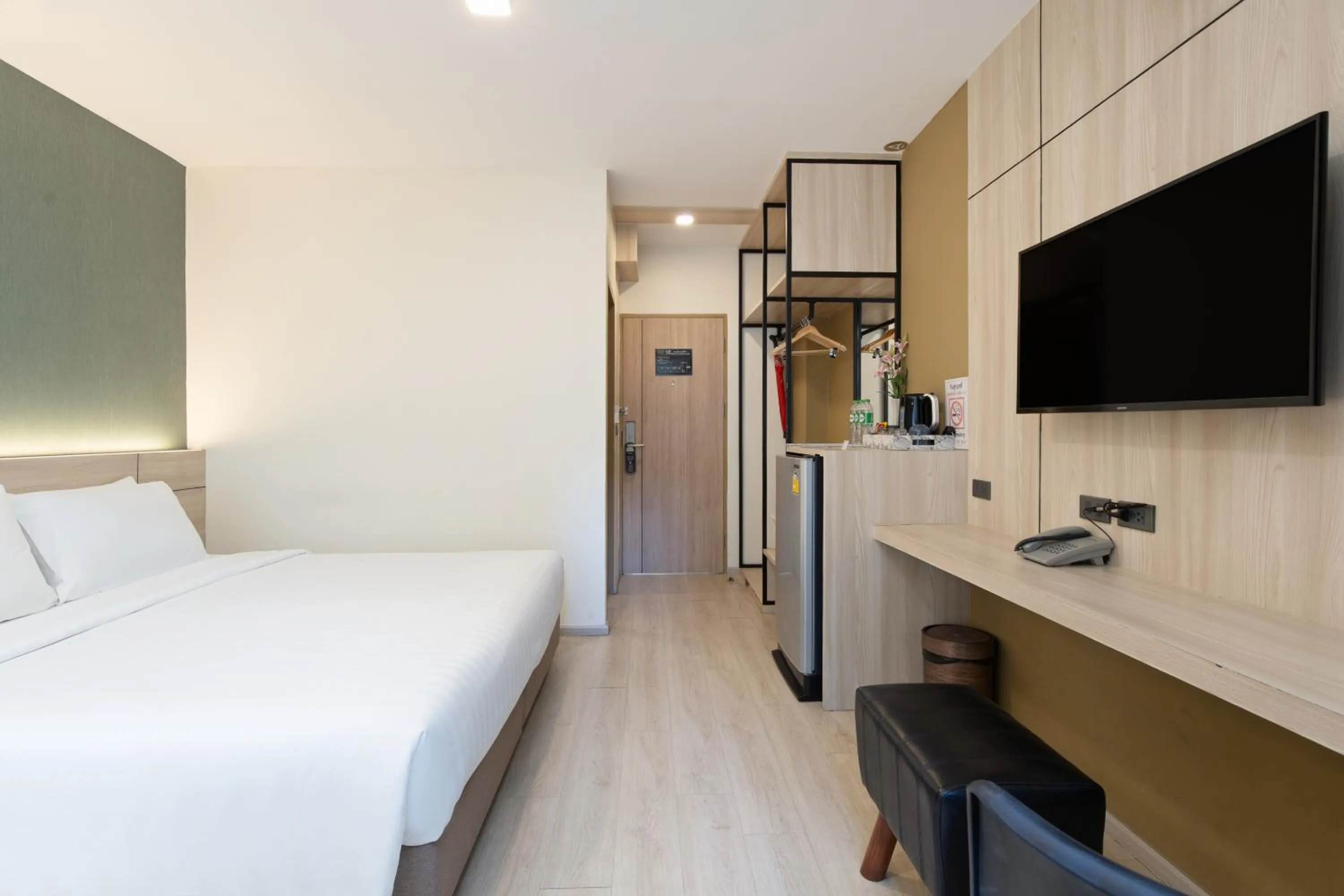 TV and multimedia, Bed in Amanah Bangkok Hotel