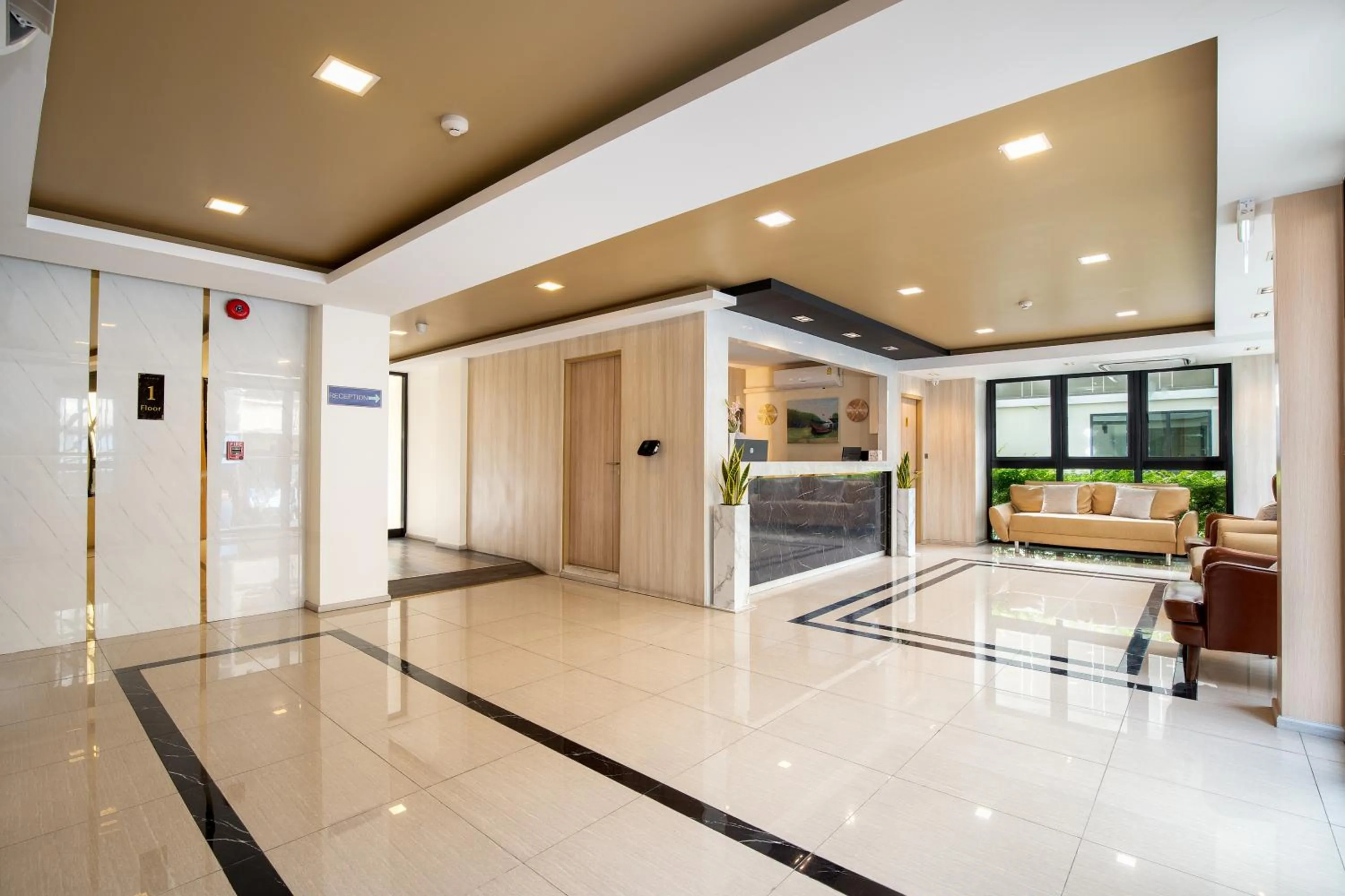 Lobby or reception in Amanah Bangkok Hotel