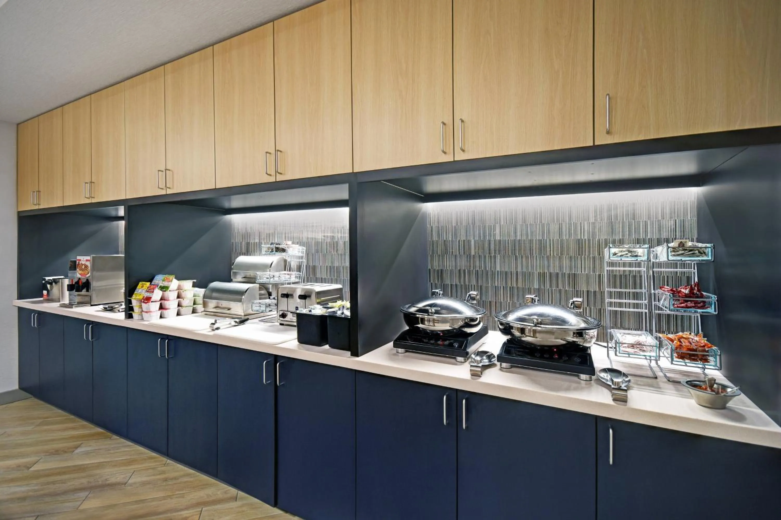 Breakfast in TownePlace Suites by Marriott Fall River Westport