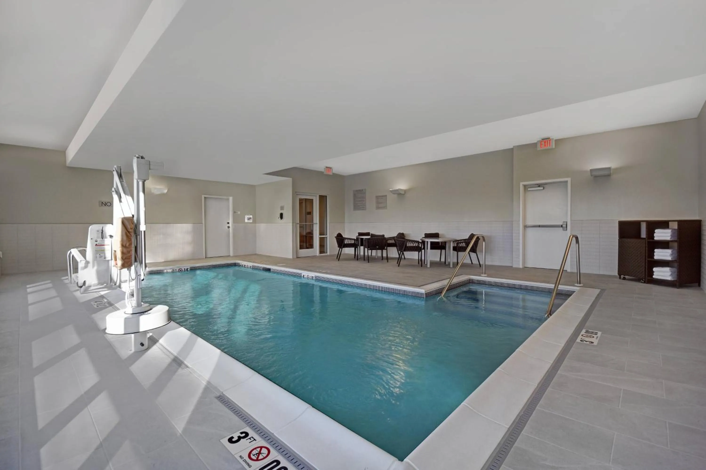 Swimming pool in TownePlace Suites by Marriott Fall River Westport