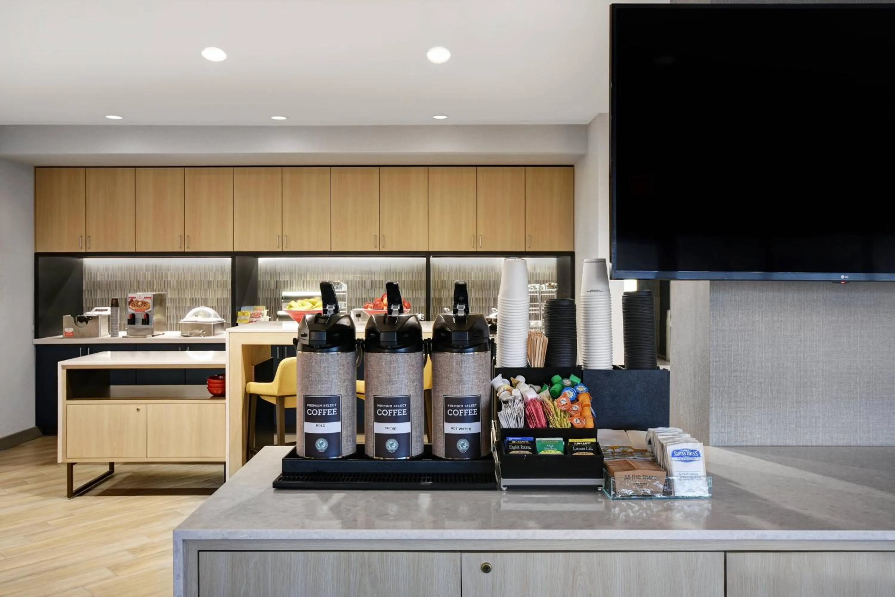 Lounge or bar in TownePlace Suites by Marriott Fall River Westport