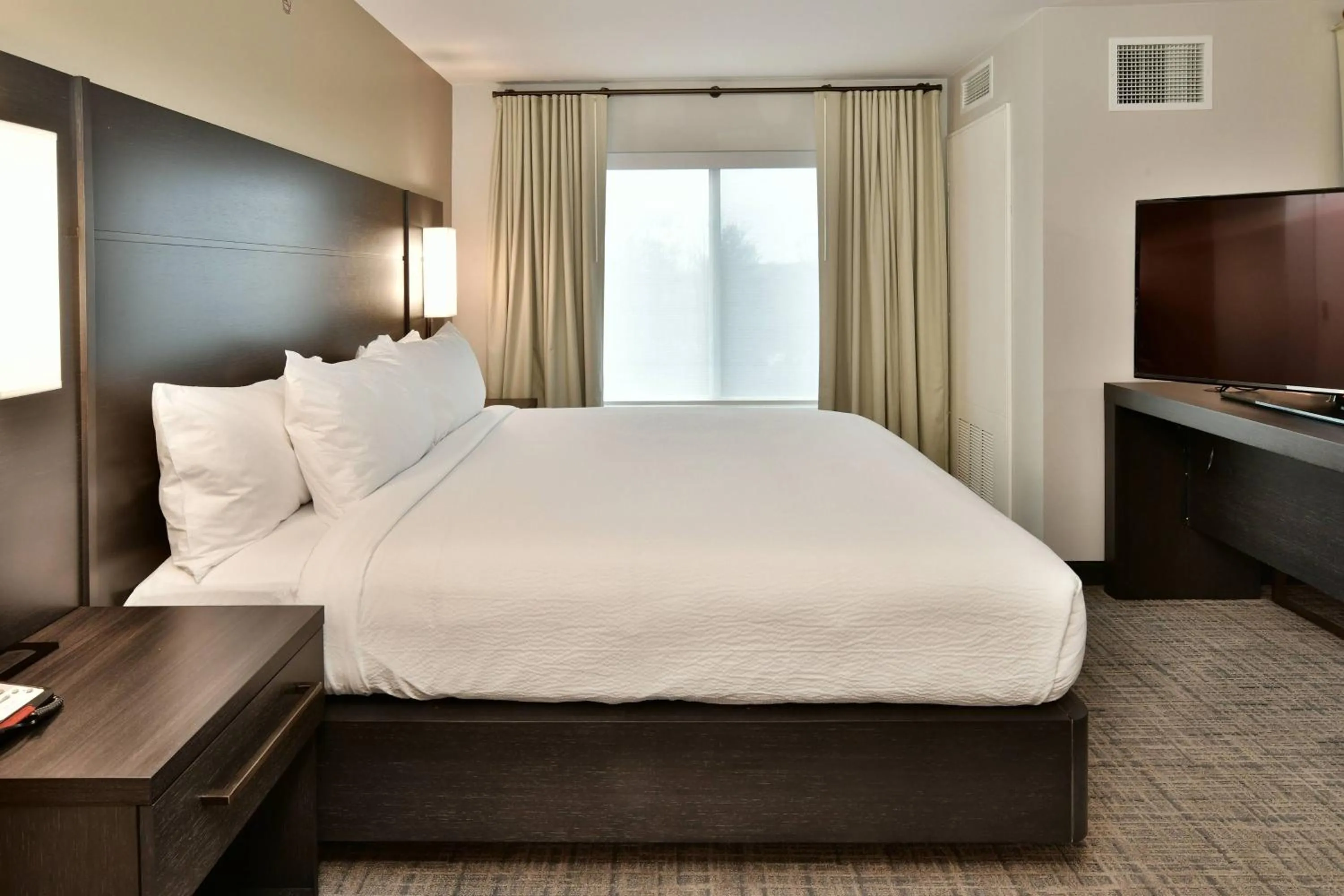 Bedroom, Bed in Residence Inn by Marriott Eau Claire