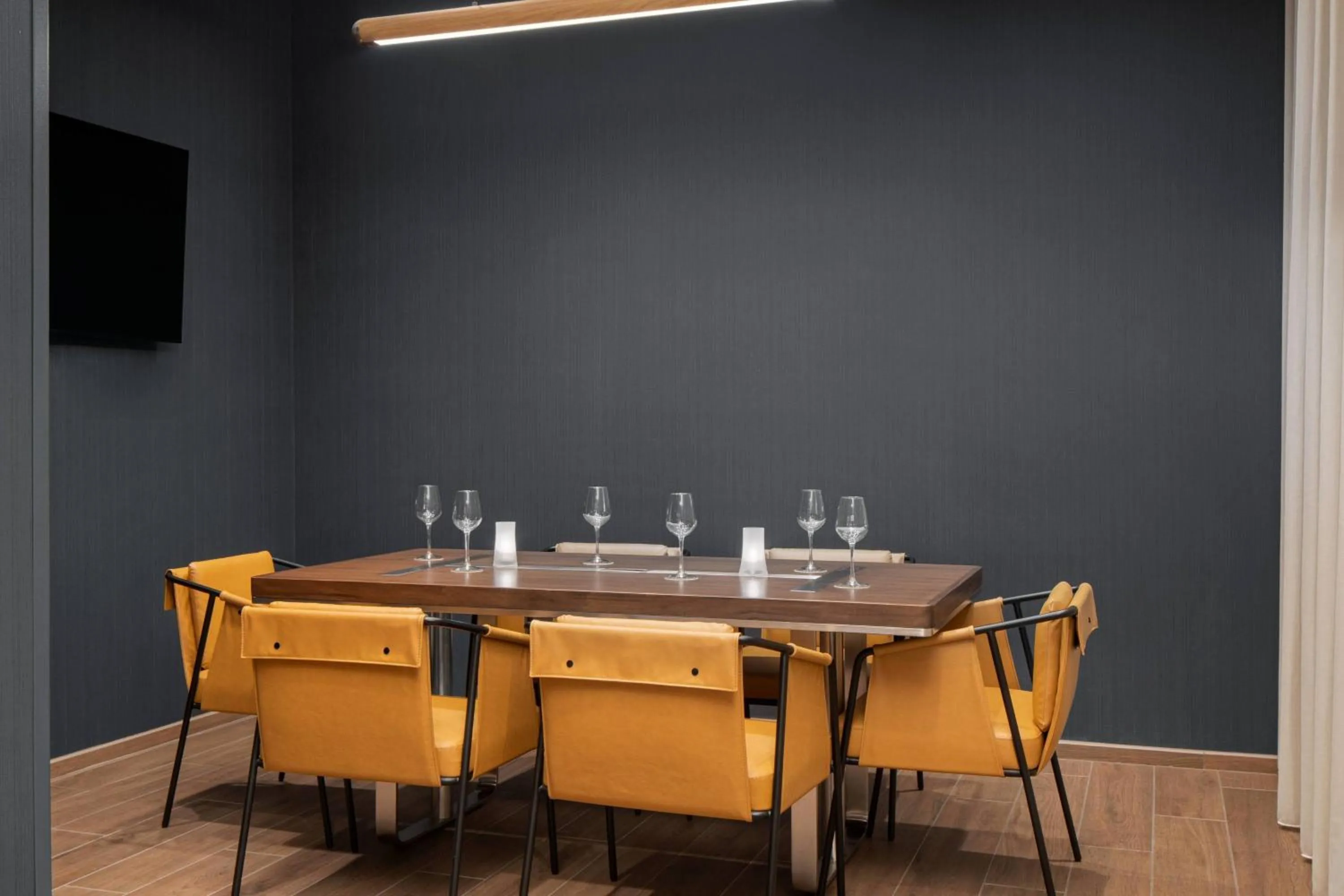 Restaurant/places to eat in Courtyard by Marriott Houston I-10 West/Memorial