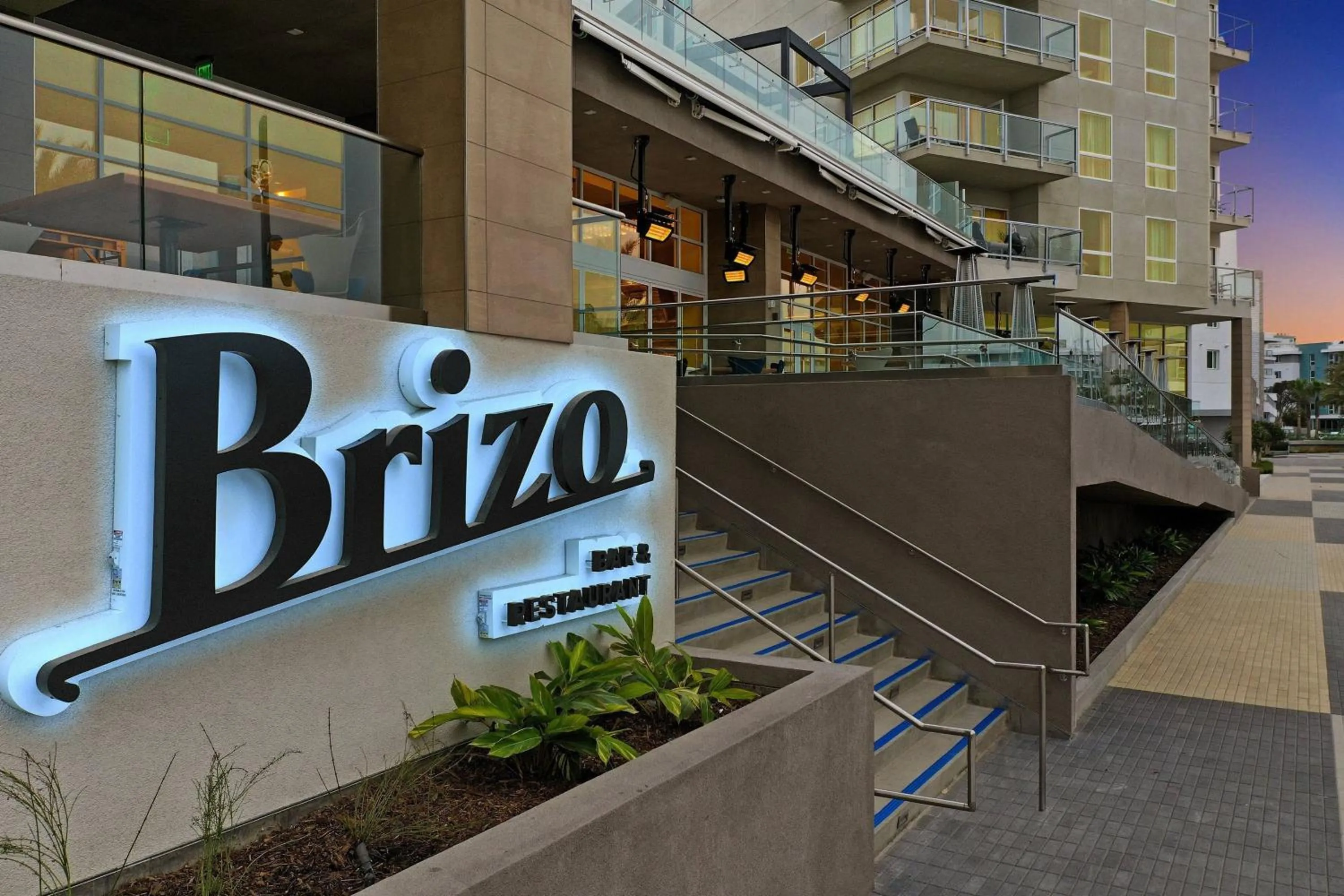 Lounge or bar in Courtyard by Marriott Marina del Rey