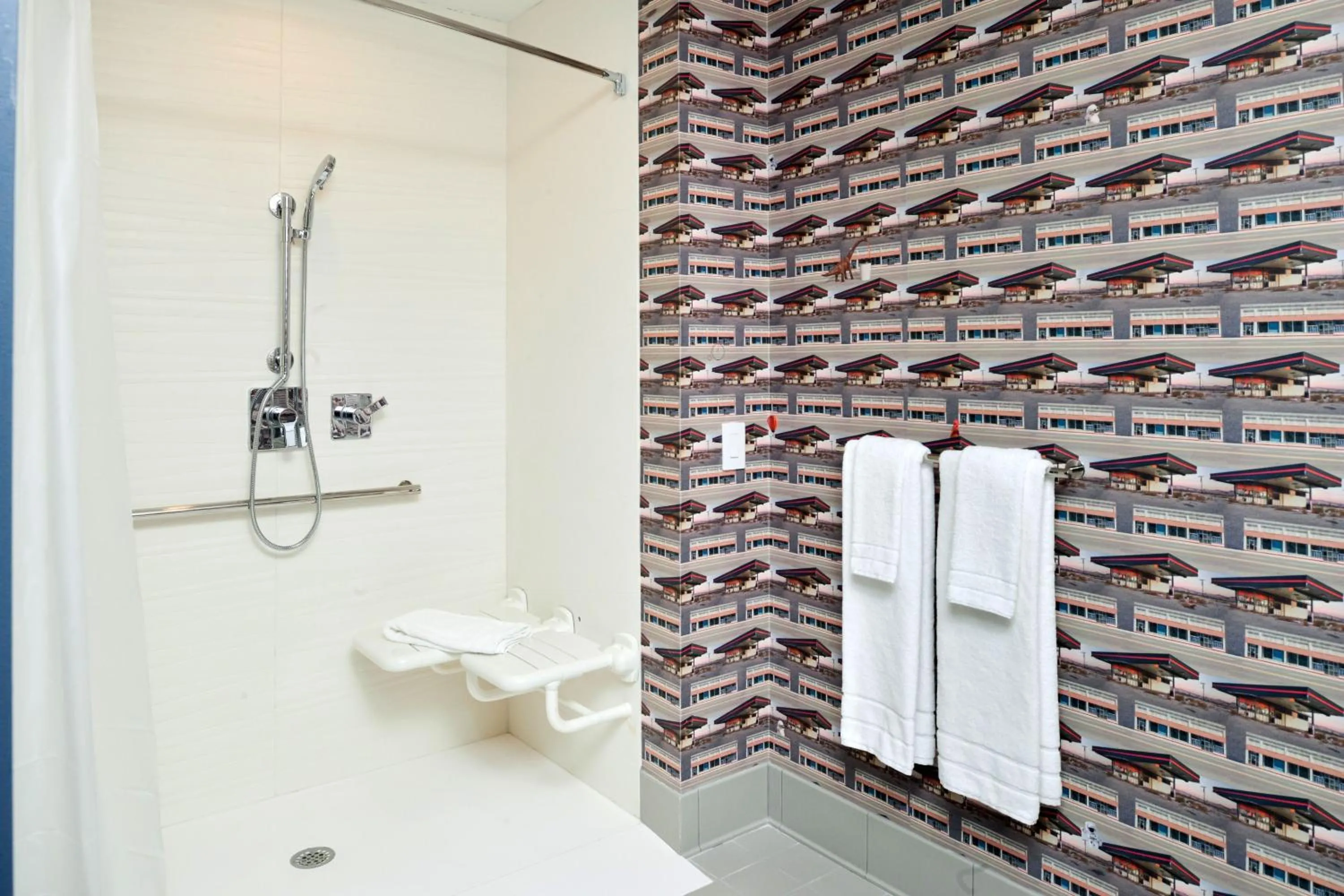 Bathroom in Aloft North Kansas City