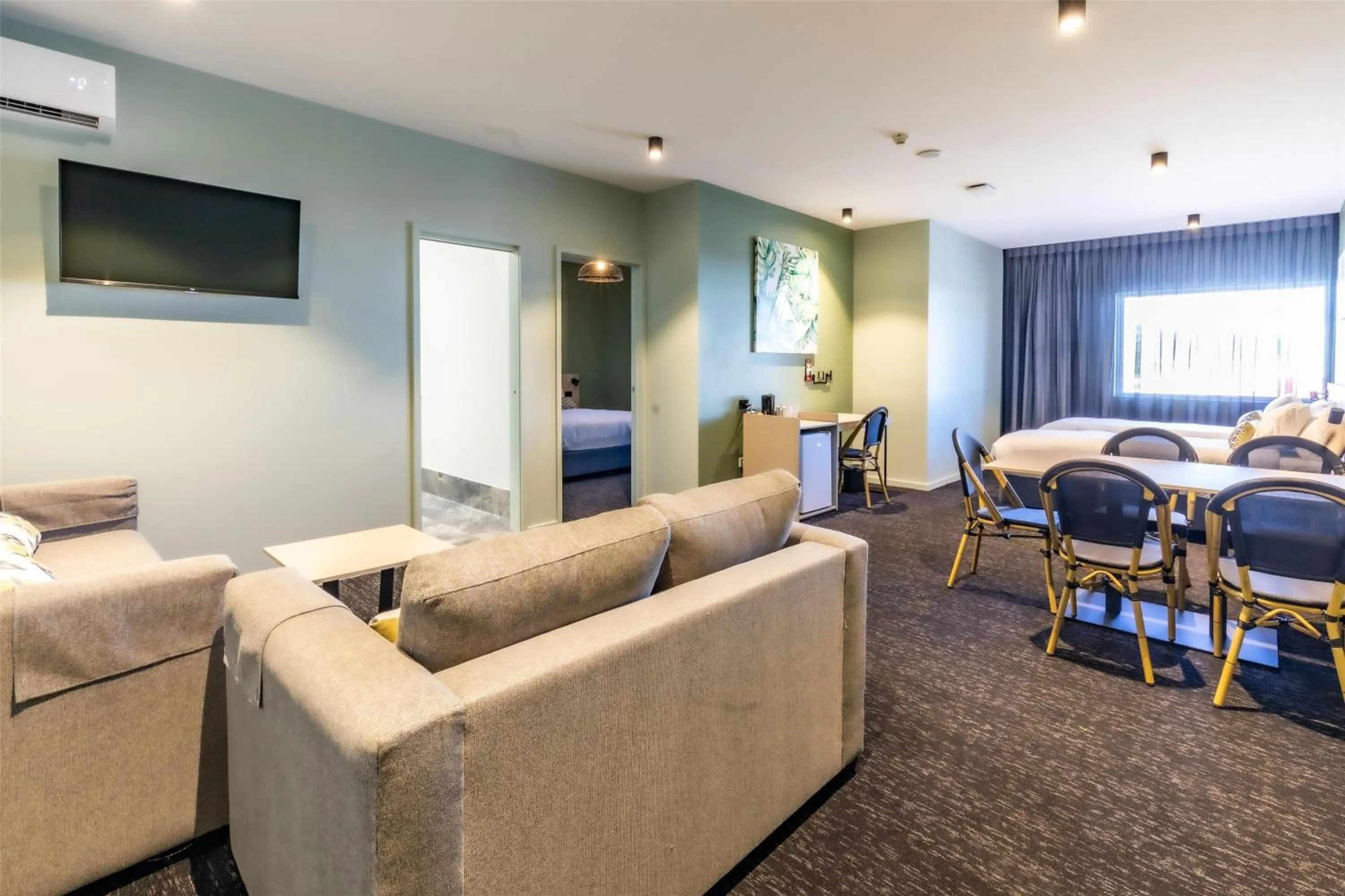 Bedroom, Bed in Nightcap at Commercial Hotel