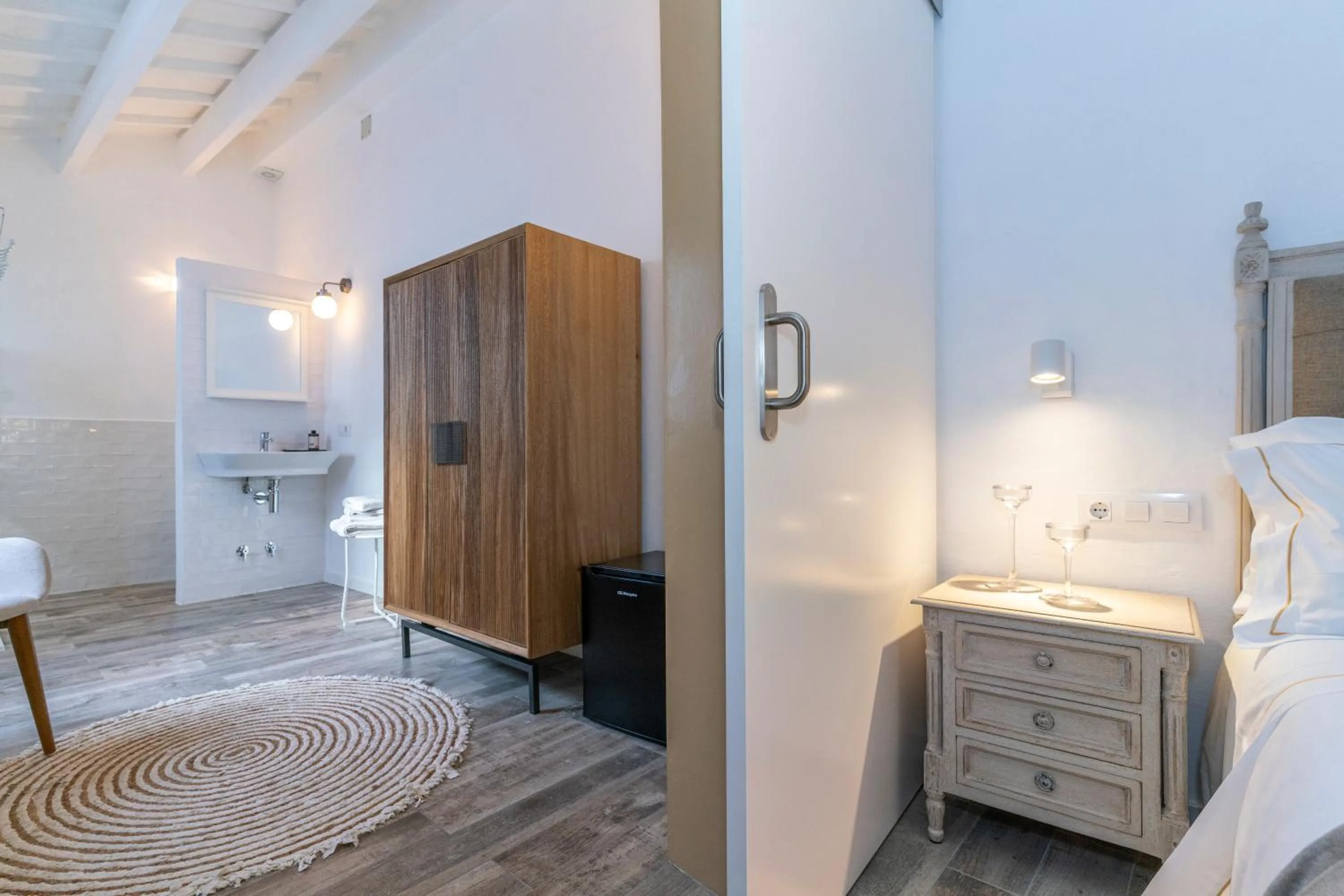 hair dresser, Bed in Encant de Alaior Boutique Hotel