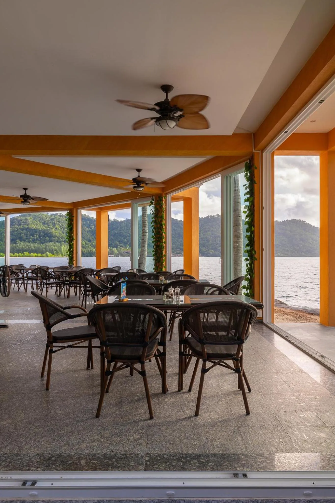 Restaurant/places to eat in Utalay Koh Chang Villas