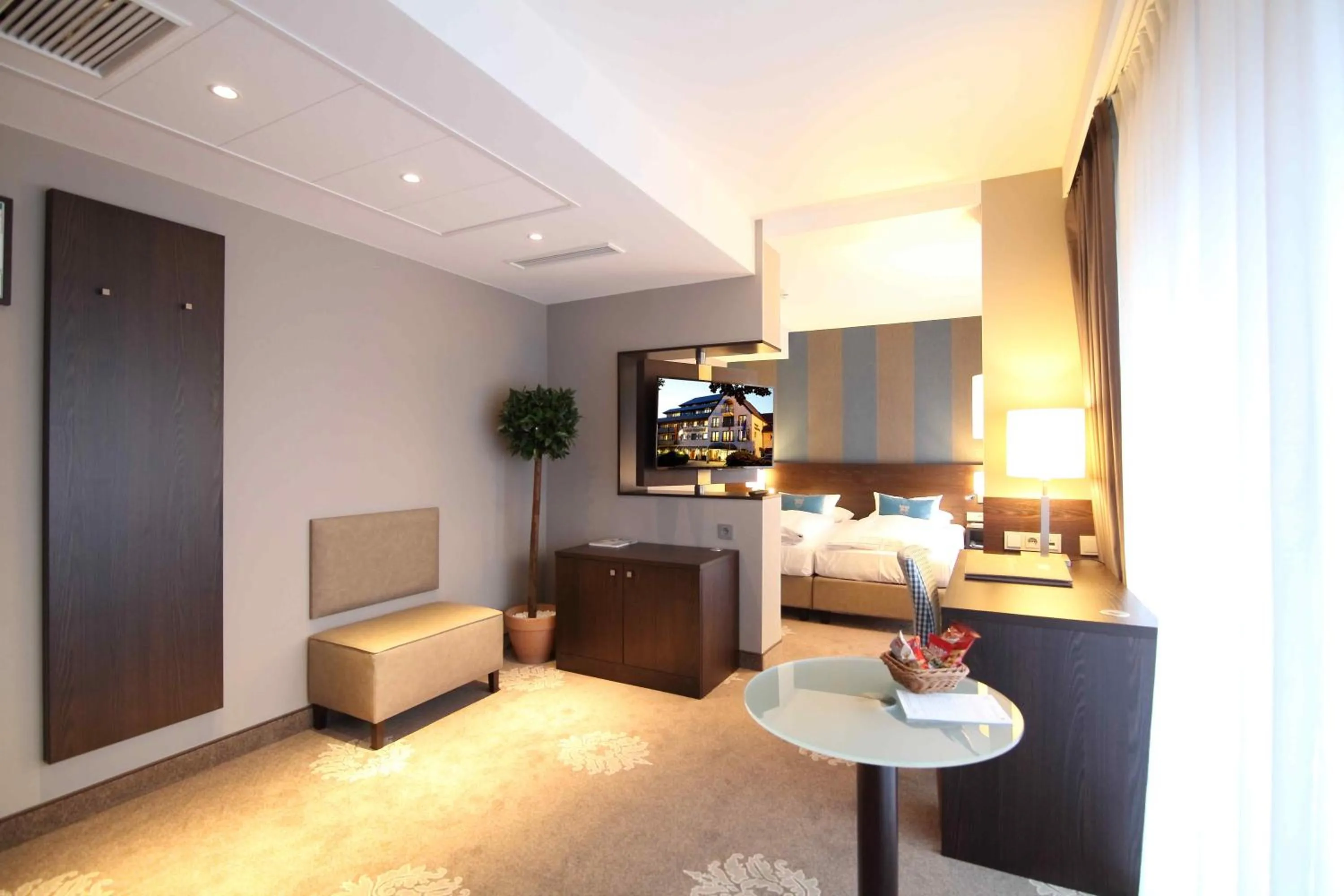 Photo of the whole room, Bed in Parkhotel Wittekindshof