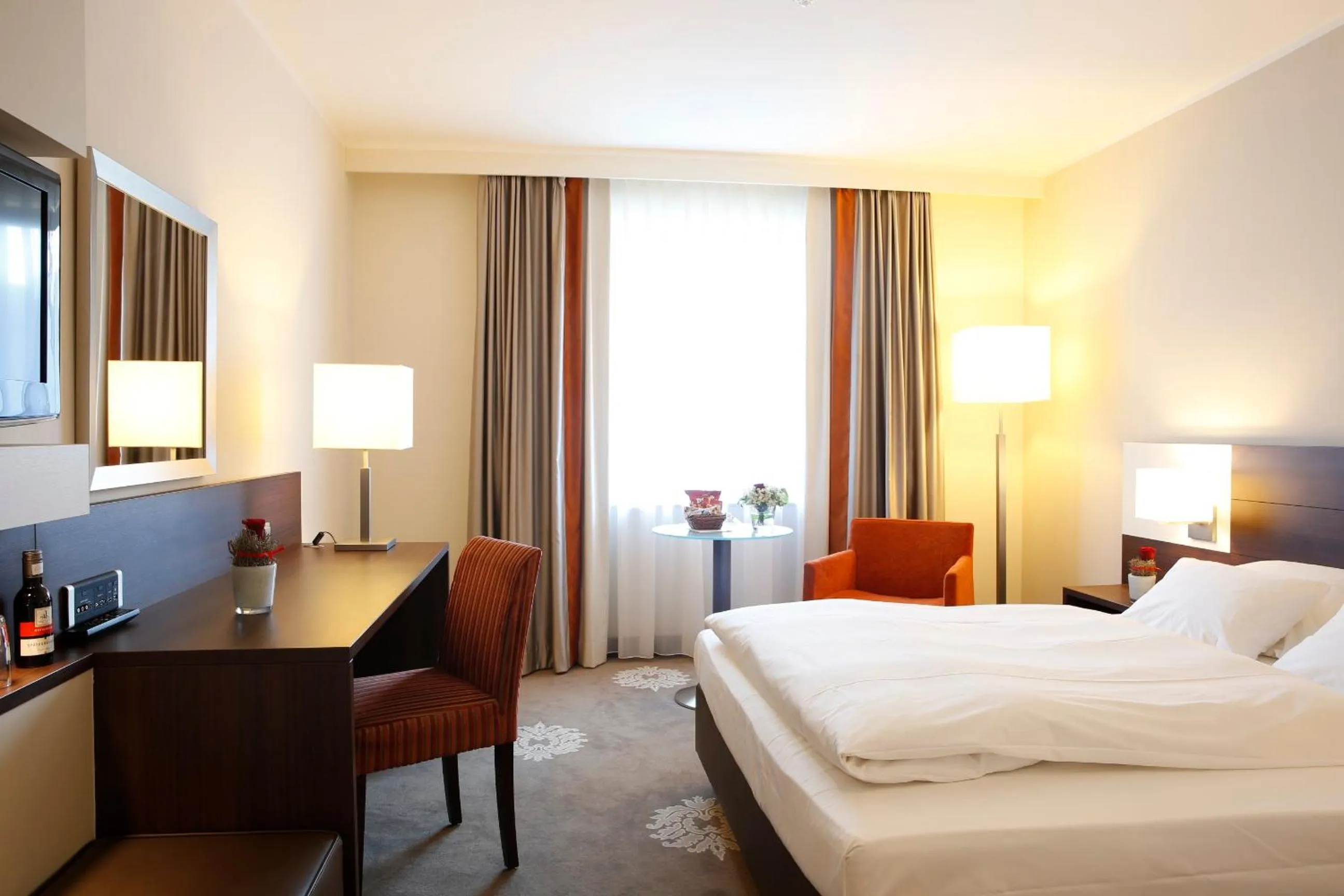 Photo of the whole room, Bed in Parkhotel Wittekindshof