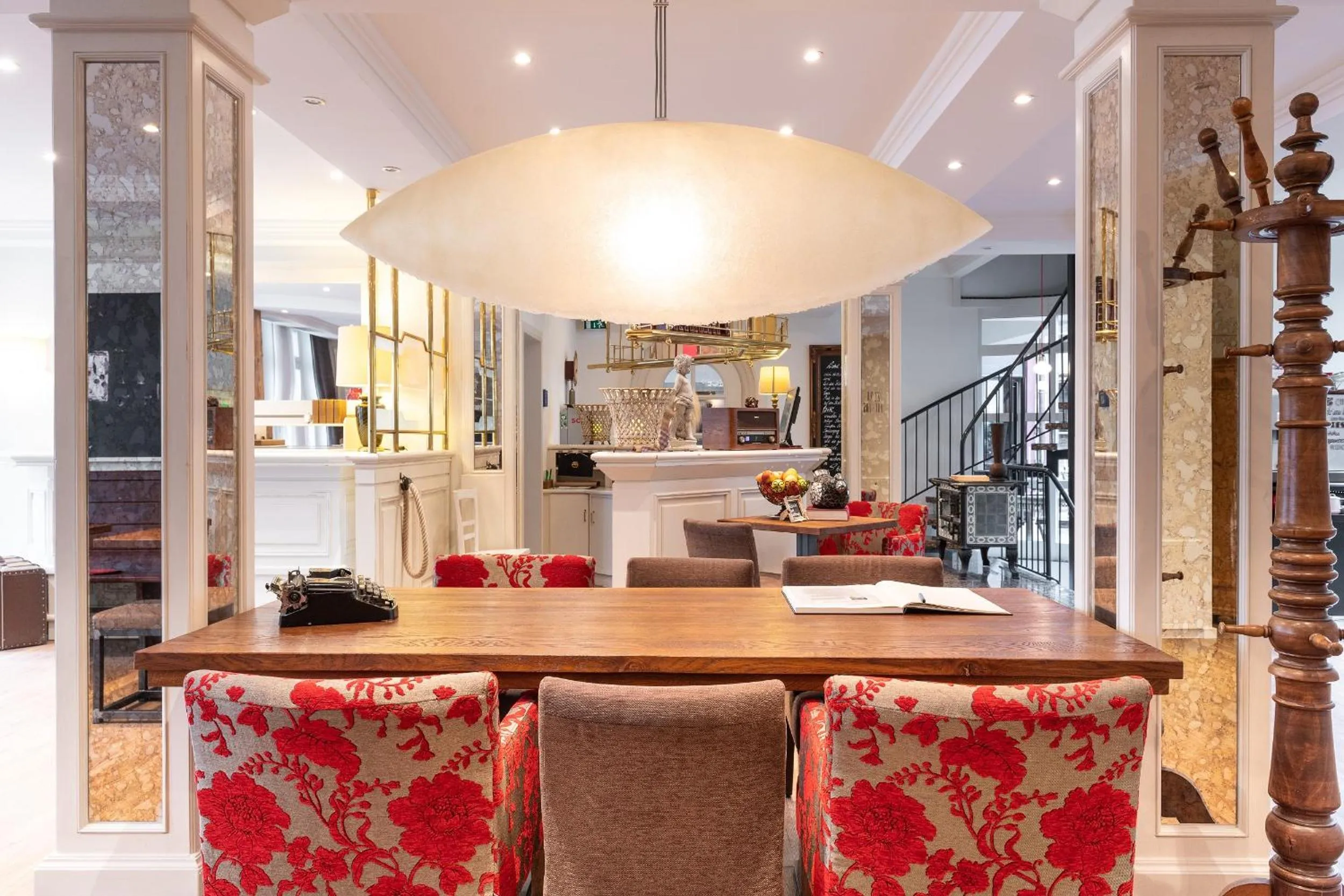 Lobby or reception in Weinstadt Hotel - das Original