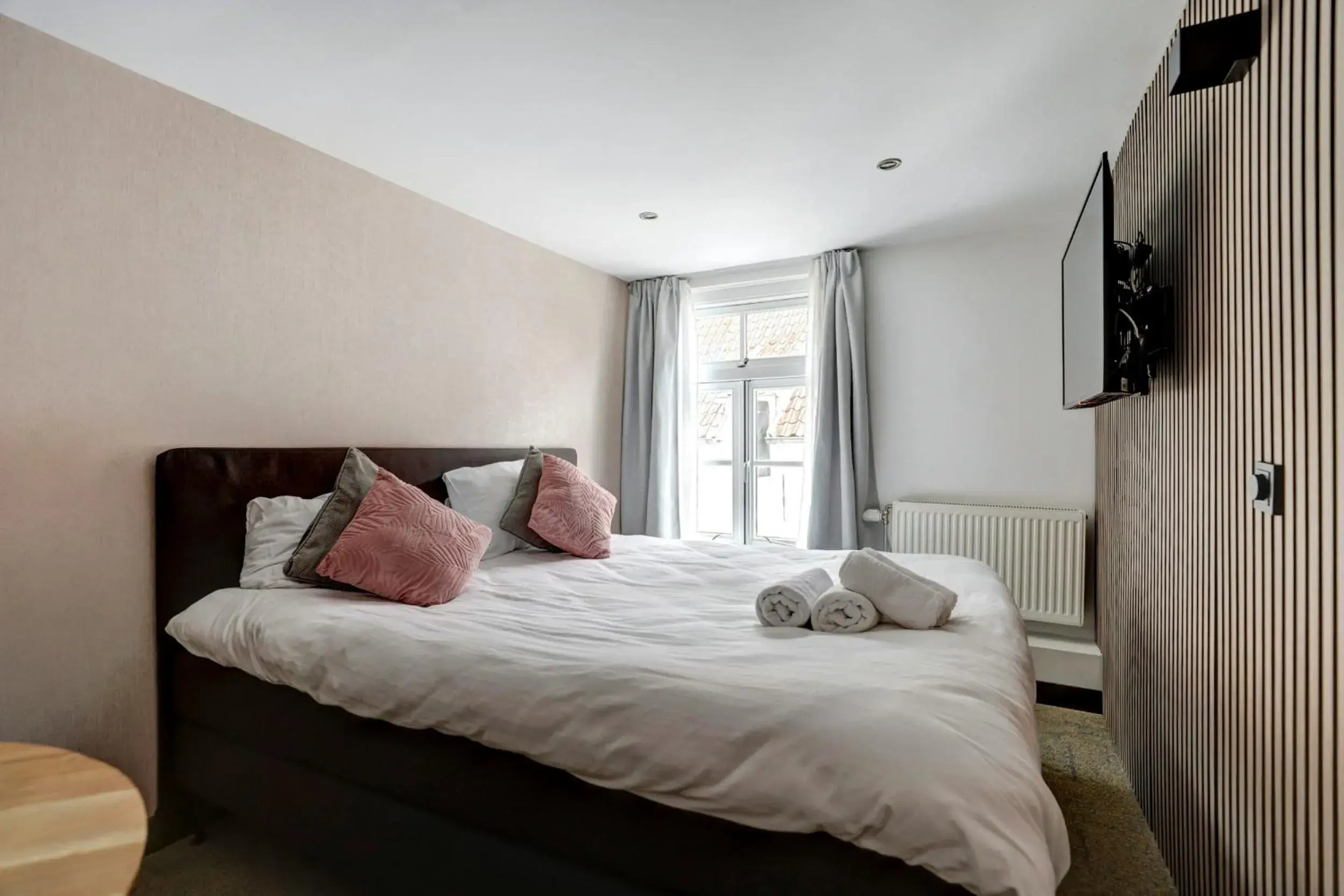 Deluxe King Room - single occupancy in Hotel Buren Deluxe King Room - single occupancy in Hotel Buren