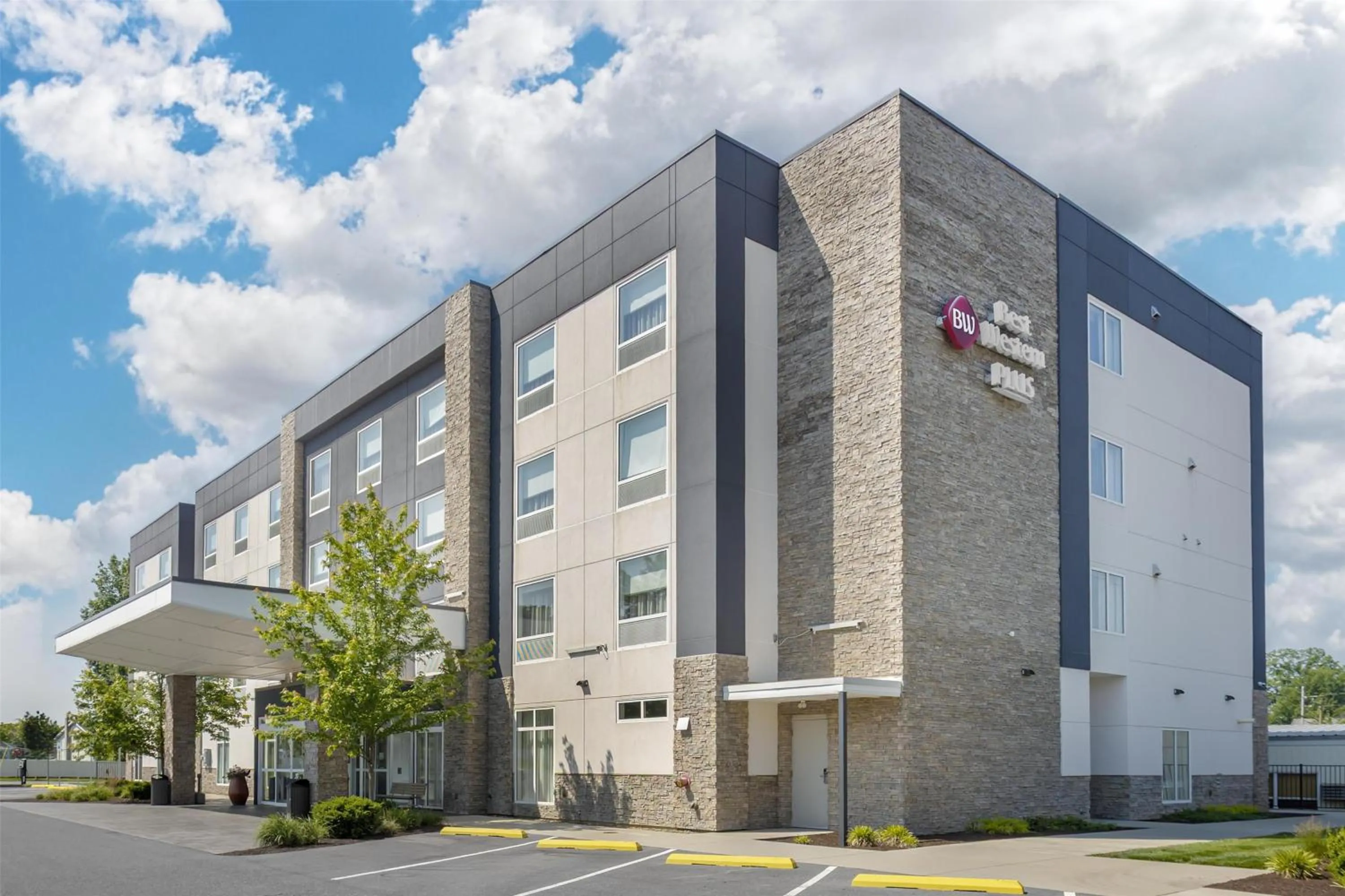 Property building in Best Western Plus Hershey