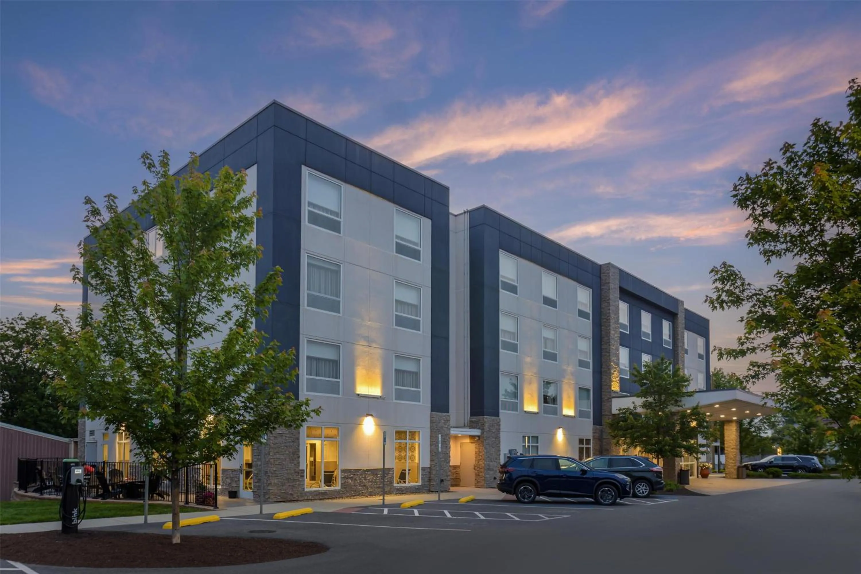 Property building in Best Western Plus Hershey