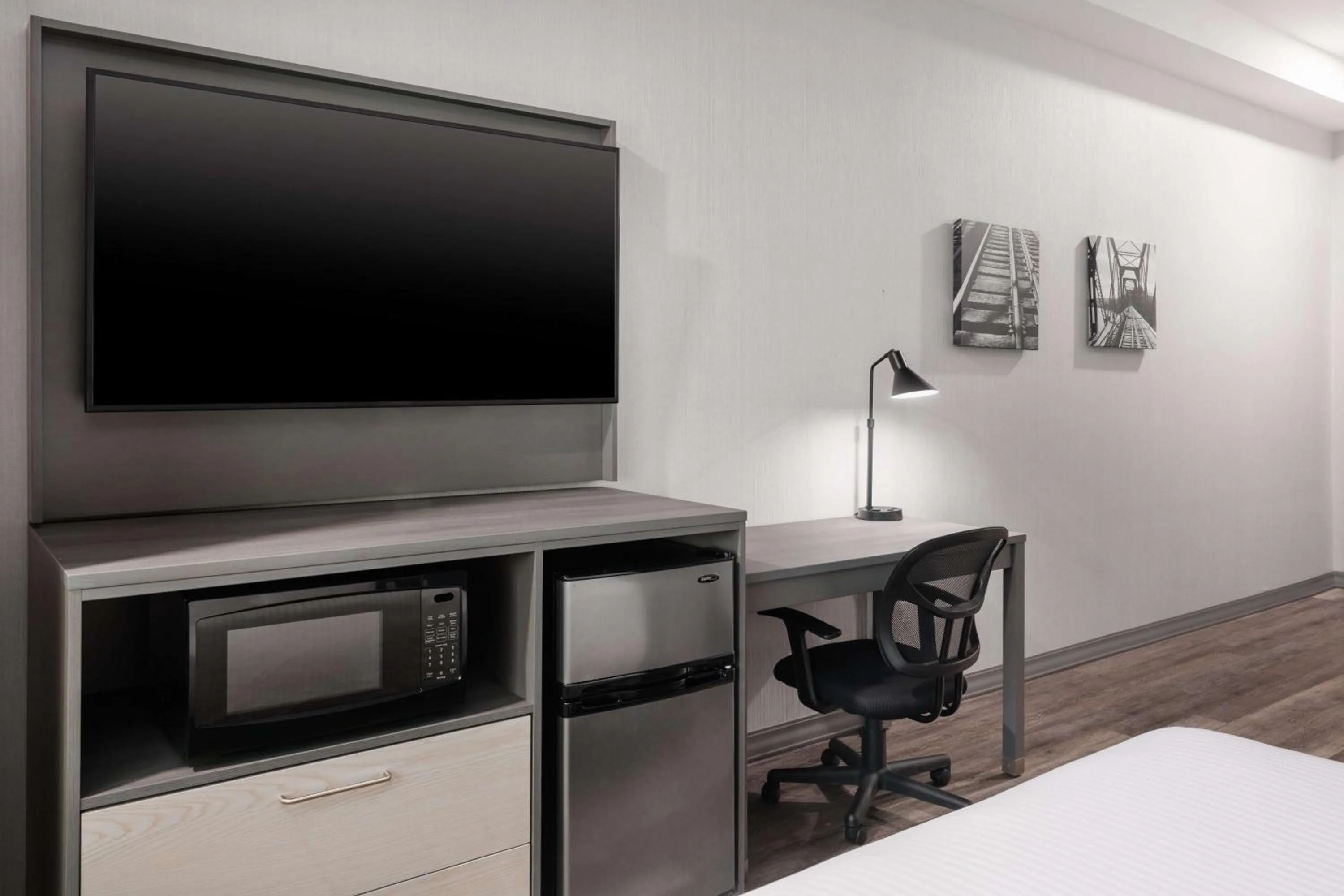 TV and multimedia, Bed in Best Western Plus Prince George