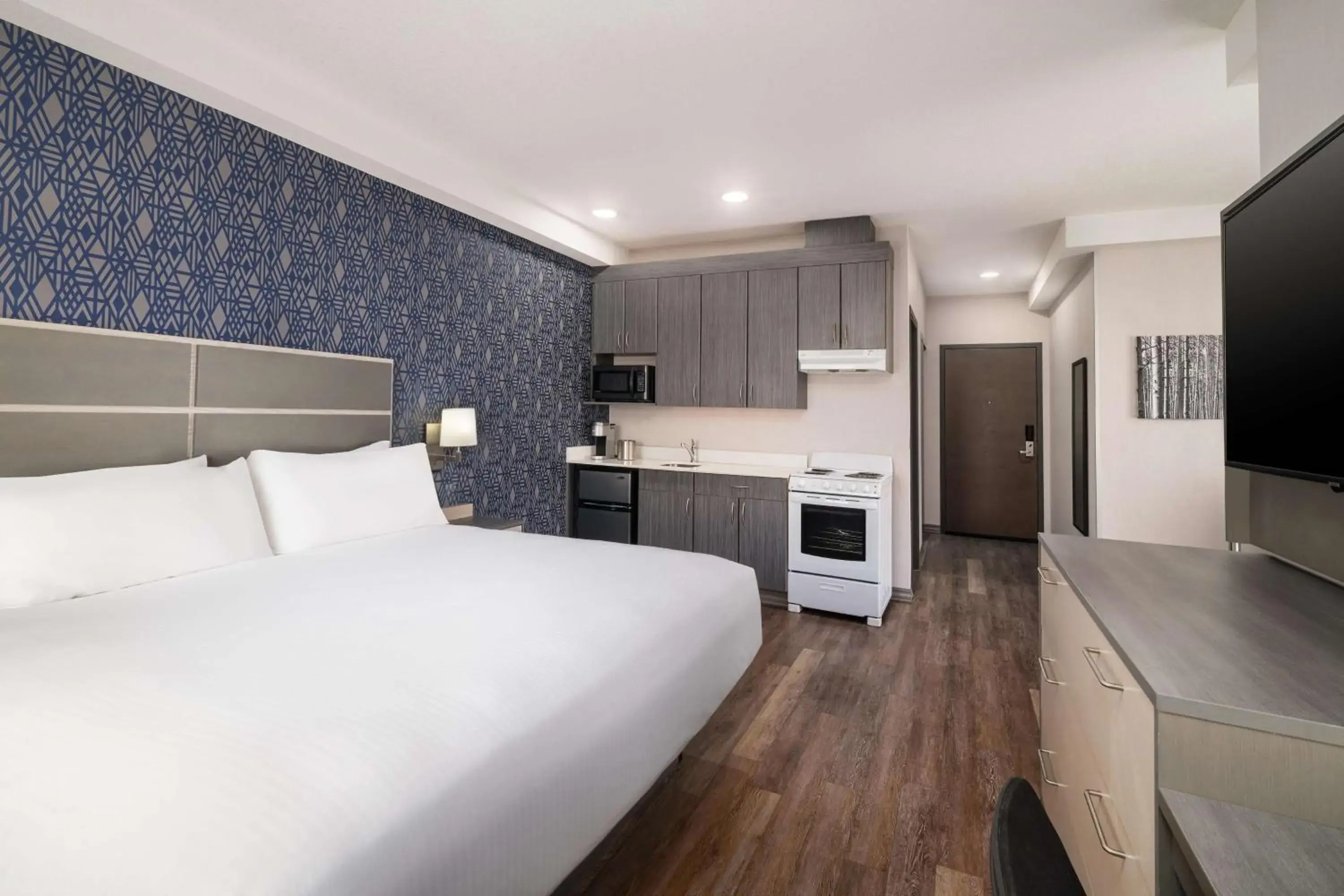 King Suite with Jetted Tub and Fireplace - Non-Smoking in Best Western Plus Prince George King Suite with Jetted Tub and Fireplace - Non-Smoking in Best Western Plus Prince George