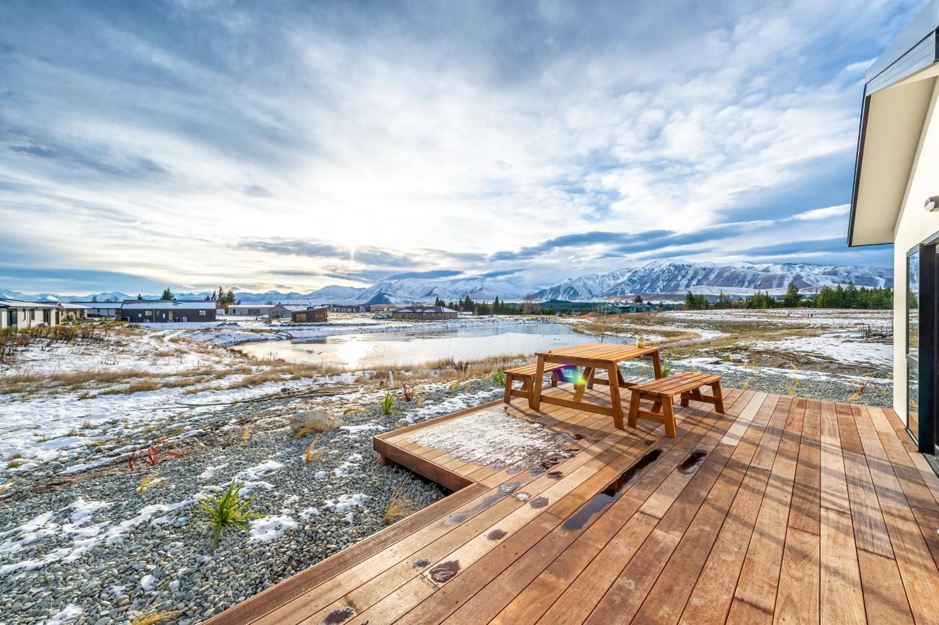 Lake view in Mirror Lake Apartment