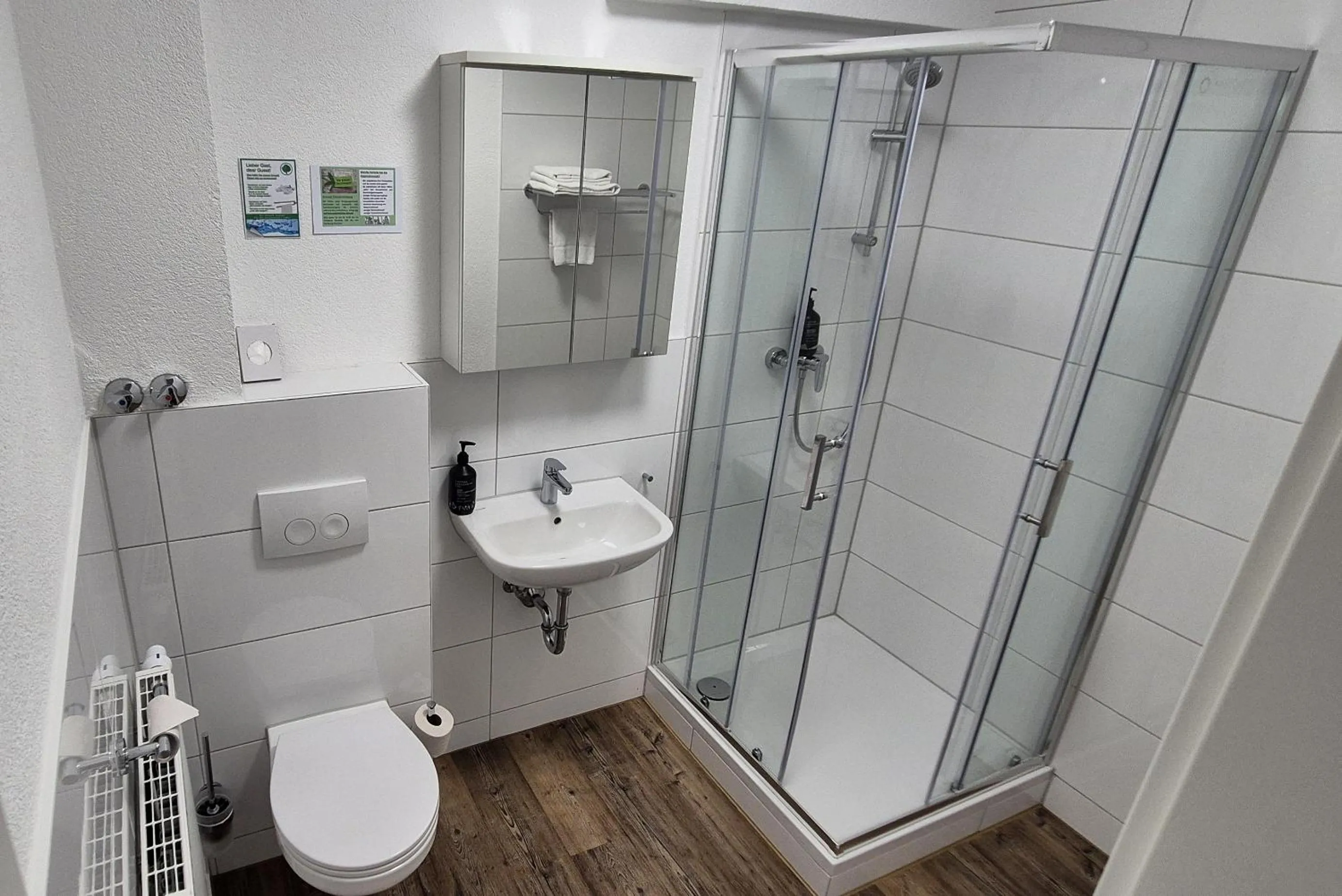 Shower in Melvi Hotel Göppingen