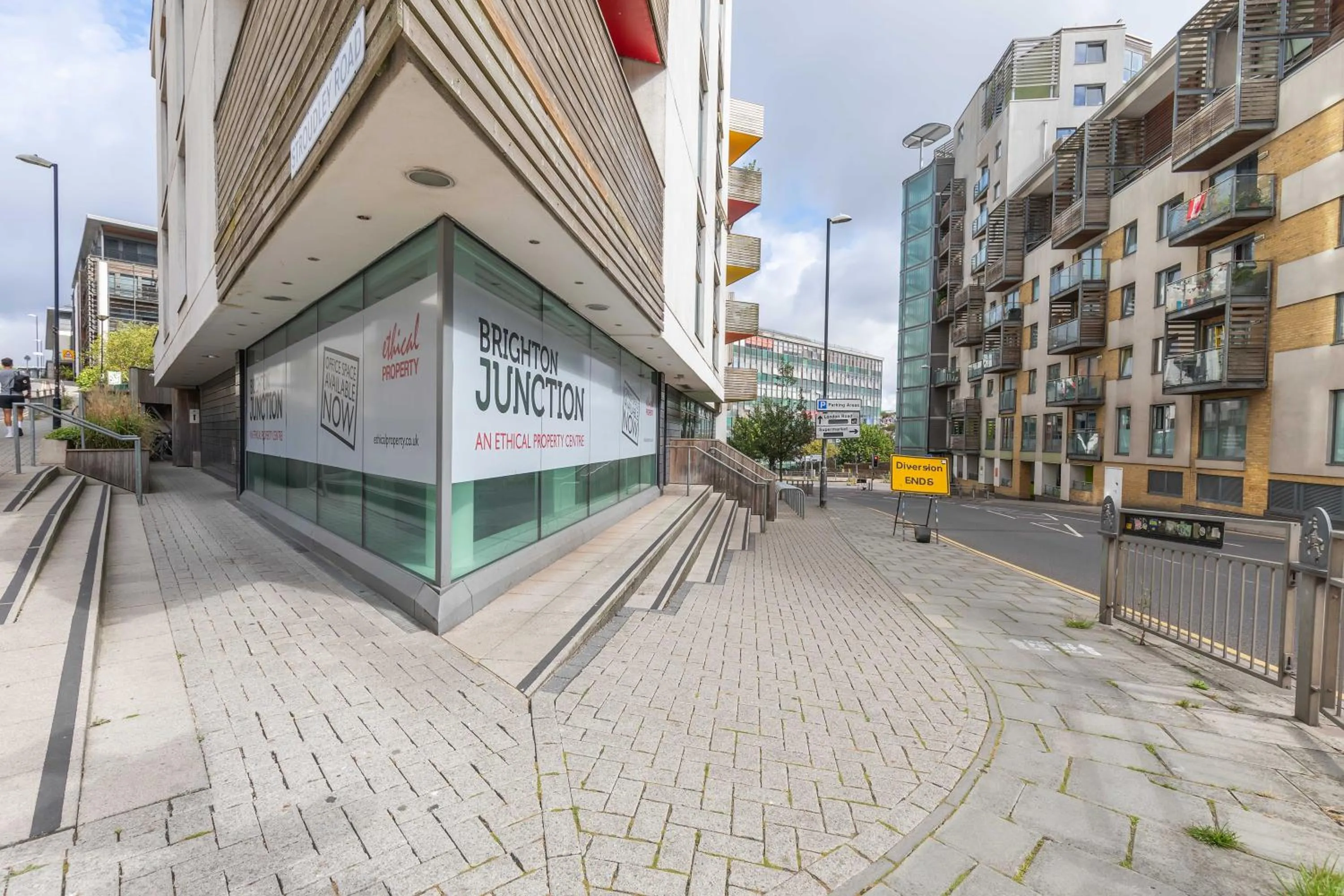 Property building in Panoramic Pad with Free Parking - By My Getaways