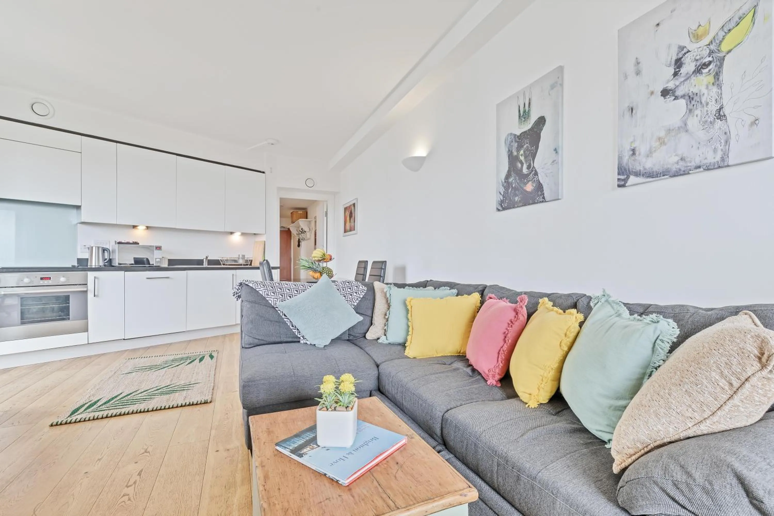 Kitchen or kitchenette in Panoramic Pad with Free Parking - By My Getaways