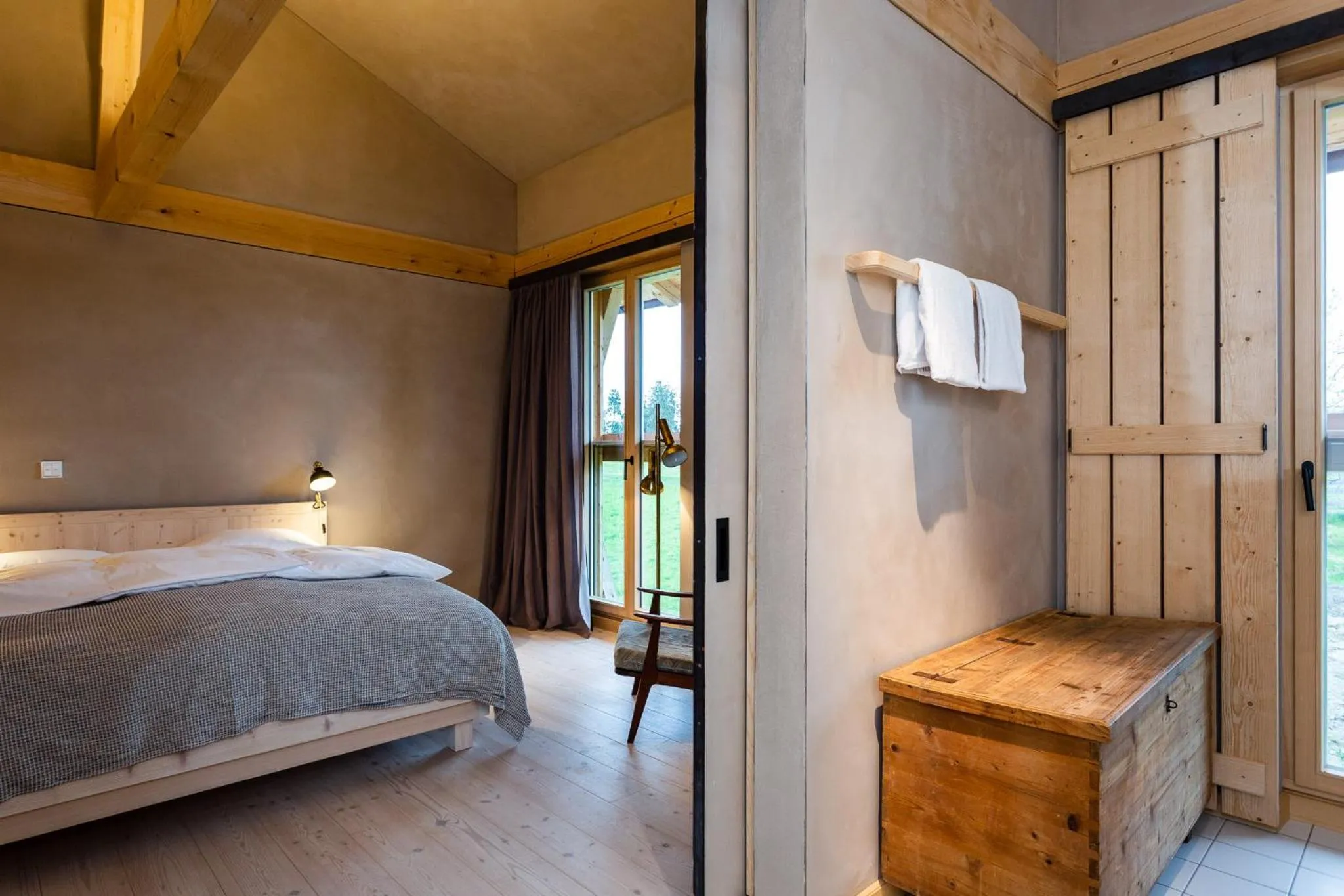 Photo of the whole room, Bed in Gut Sonnenhausen