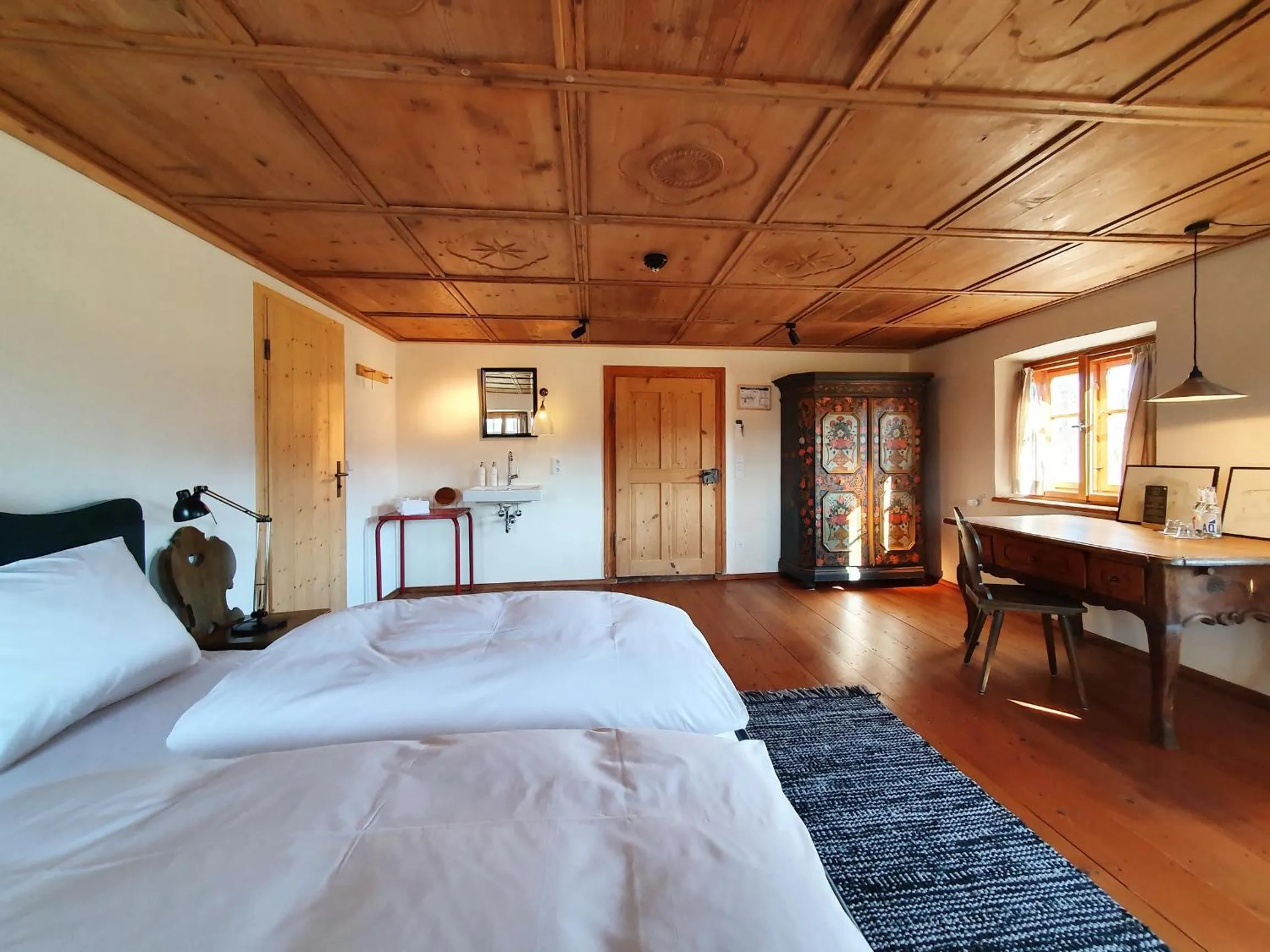 Photo of the whole room, Bed in Gut Sonnenhausen